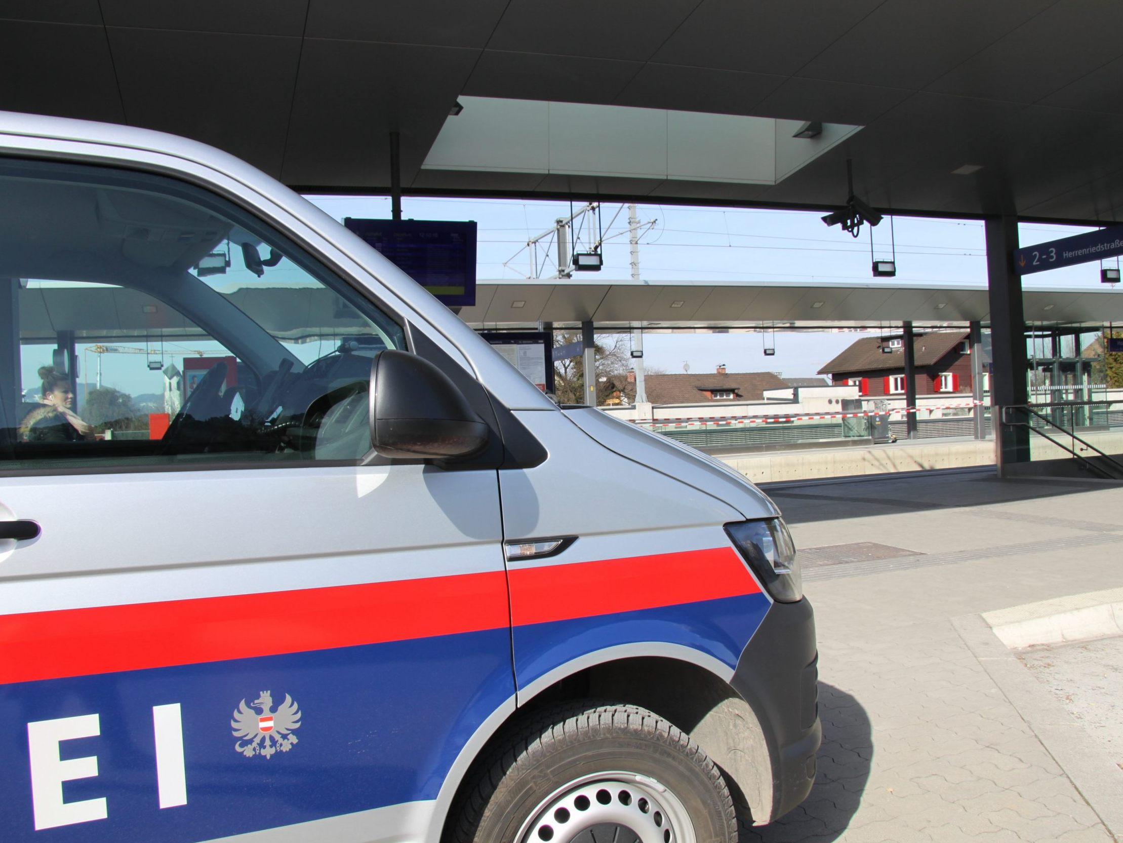Angriff im Bus der Linie 185: Unbekannte attackieren 14-jährigen Jungen (Symbolbild)