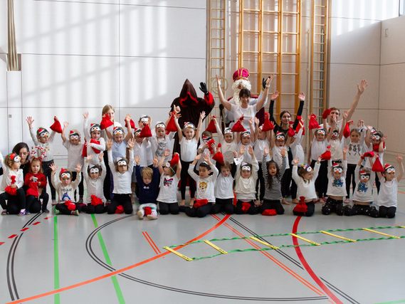 Das Nikolausturnen - ein beliebtes Event der TS Hard in der Vorweihnachtszeit.
