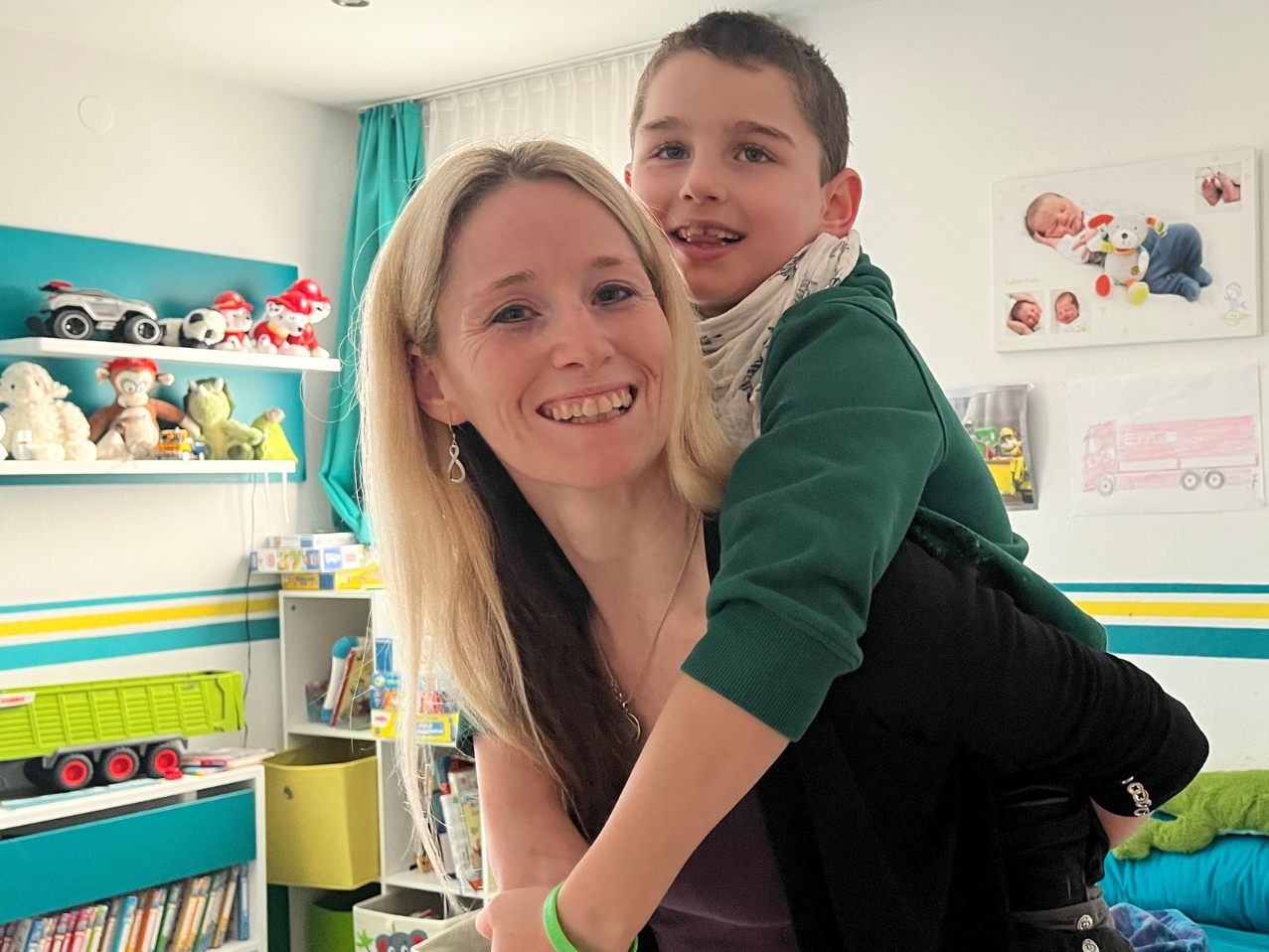 Mit nur drei Jahren erlitt Lukas (7) einen Schlaganfall und ist seither auf ständige Betreuung angewiesen. Mit nur drei Jahren erlitt Lukas (7) einen Schlaganfall und ist seither auf ständige Betreuung angewiesen.