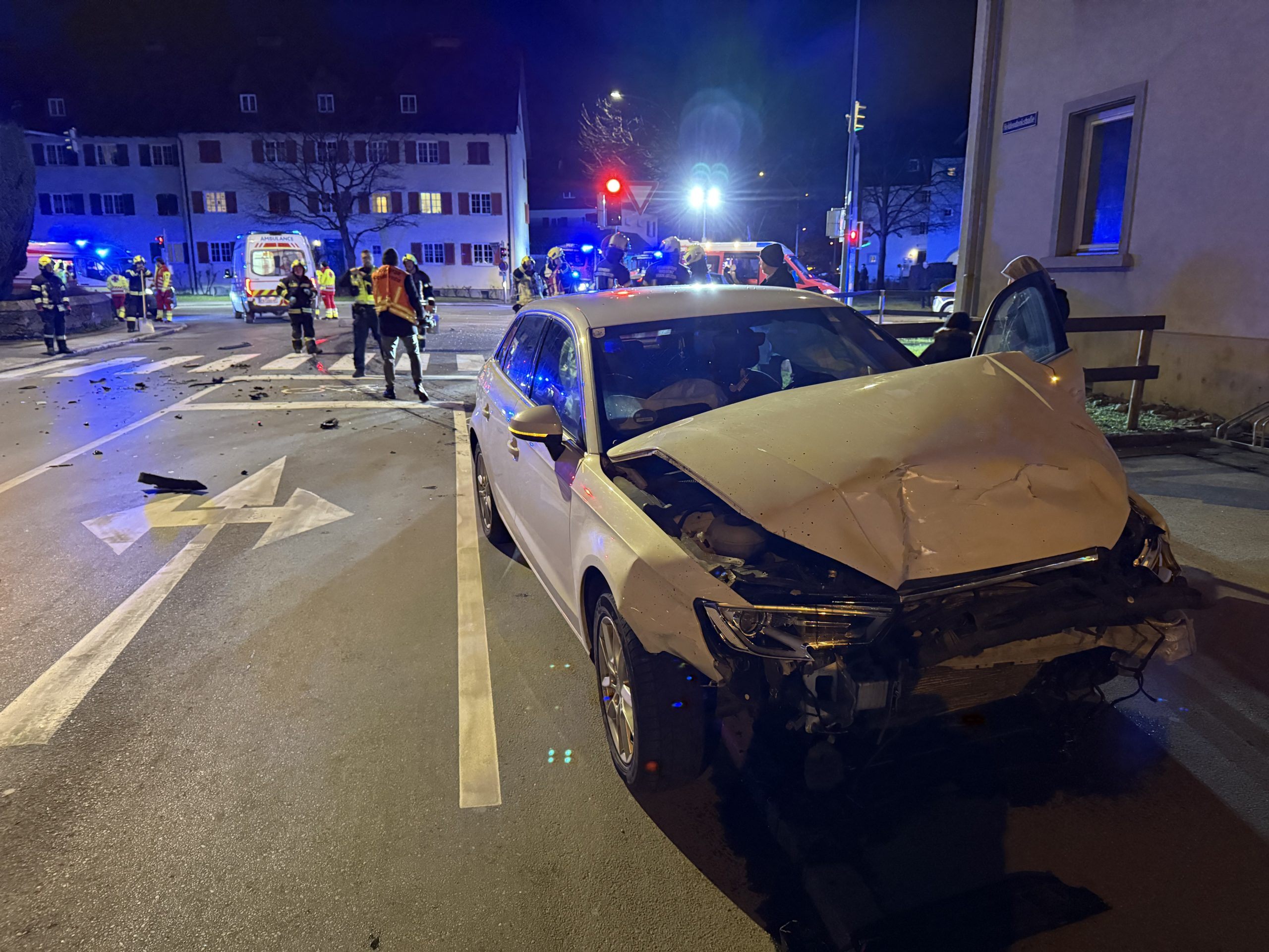 An beiden Pkw entstand erheblicher Sachschaden