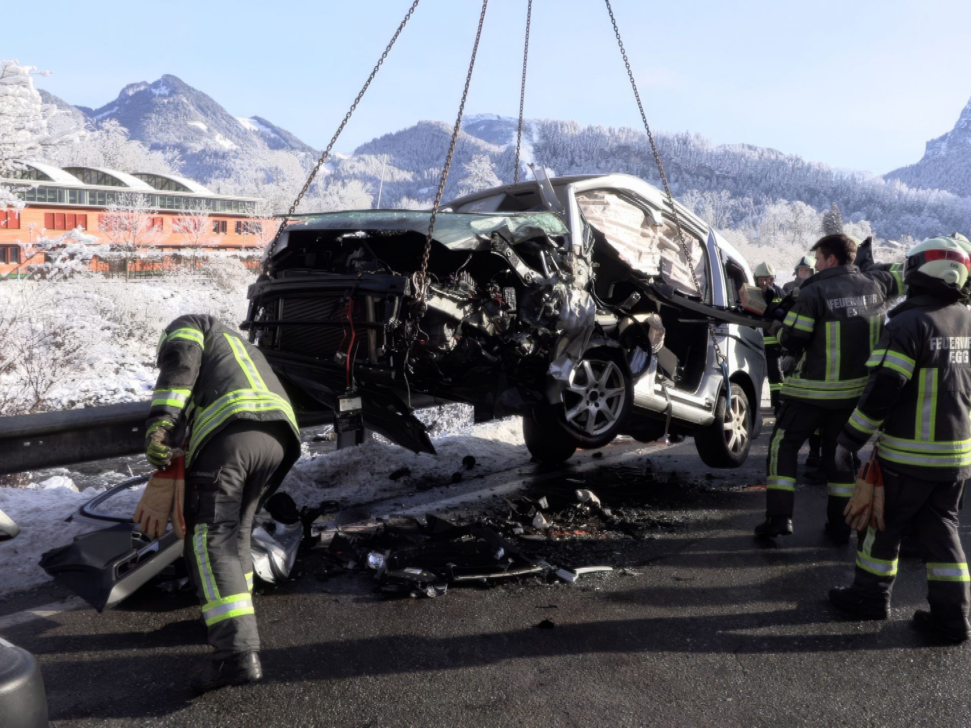 Zwei Personen schwer verletzt