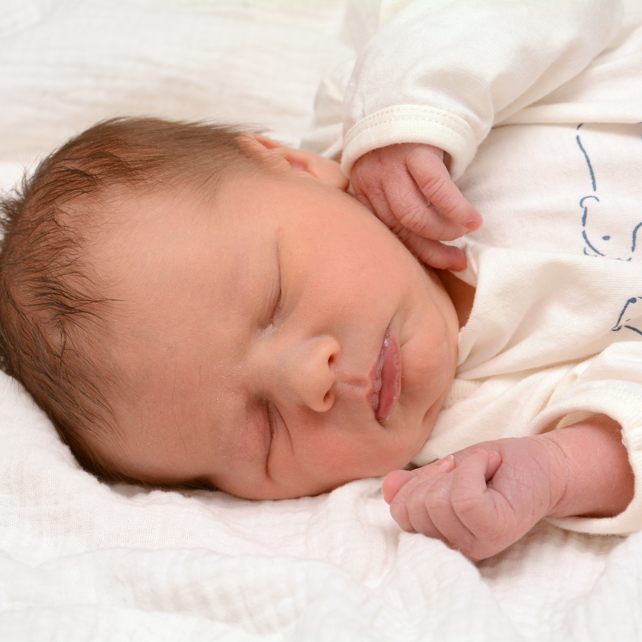 Die gesamte VOL.AT-Redaktion gratuliert herzlich zu diesem besonderen Ereignis und wünscht der Familie Berchtel viele wundervolle Momente mit ihrem kleinen Wunder Simon.