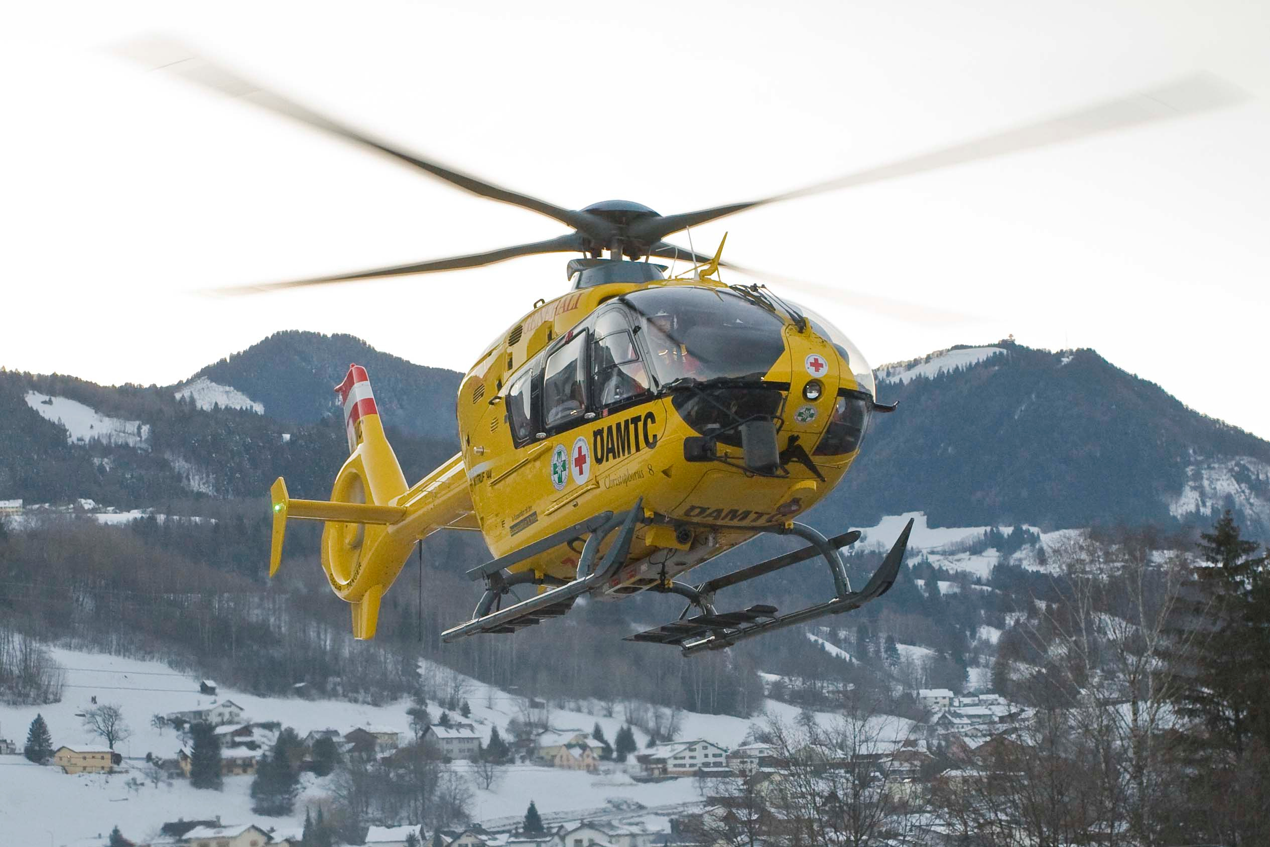 feature christopherus 8, c8, hubschrauber, rettungshubschrauber, skiunfall, alpinunfall feature christopherus 8, c8, hubschrauber, rettungshubschrauber, skiunfall, alpinunfall