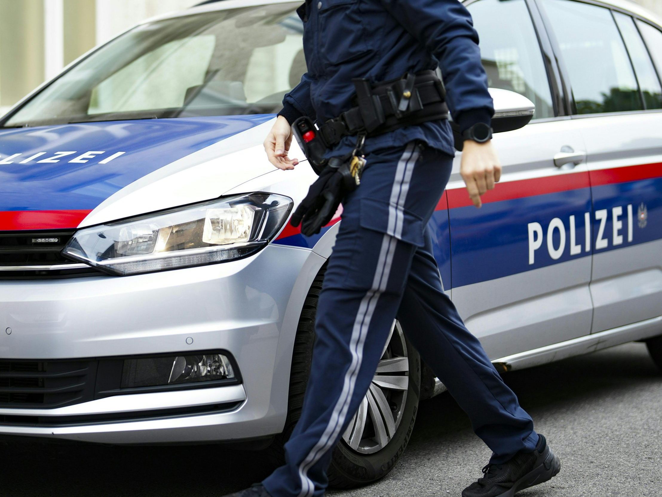 Polizeieinsatz nach einem Tankstelleneinbruch.