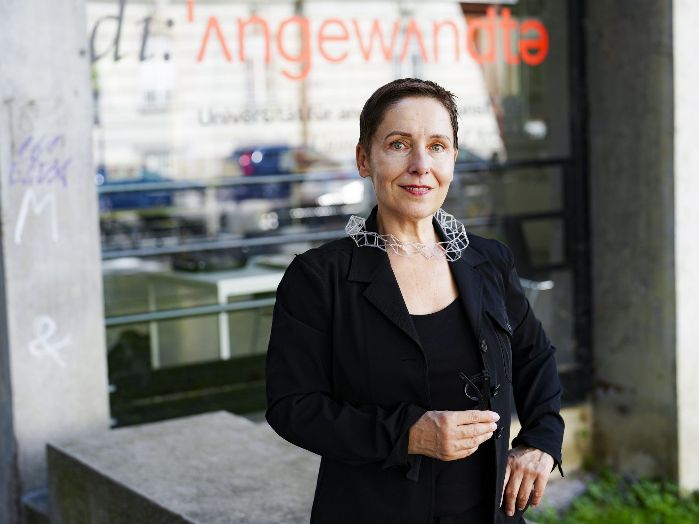 Angewandte-Rektorin Petra Schaper Rinkel tritt zurück. Angewandte-Rektorin Petra Schaper Rinkel tritt zurück.
