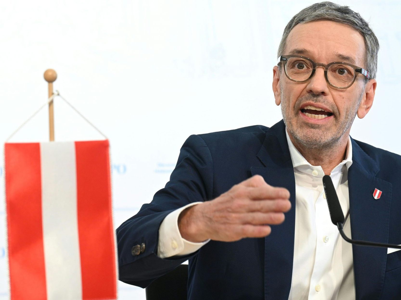 Herbert Kickl reagierte auf Facebook zum Polit-Chaos. Herbert Kickl reagierte auf Facebook zum Polit-Chaos.