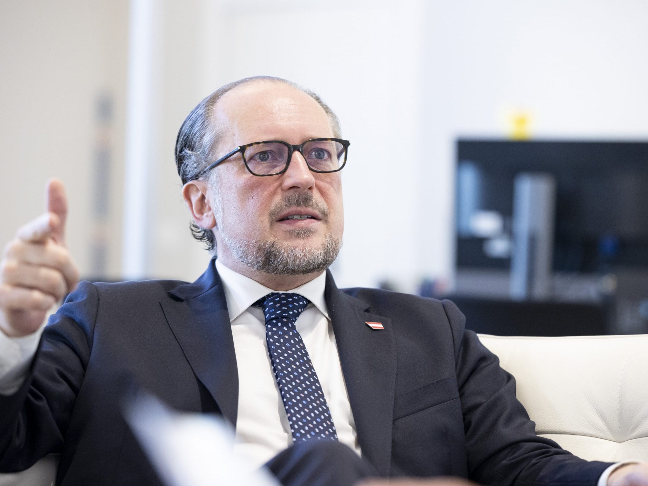 Für Schallenberg, der auch Außenminister bleibt, ist es seine zweite Periode als Regierungschef.