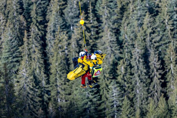 ABD0102_20250122 – KITZBHEL – STERREICH: Felix Hacker (AUT) whrend dem 2. Training fr die Abfahrt der Mnner am Mittwoch, 22. Jnner 2025, anl. des 85. Hahnenkammrennens auf der Streif in Kitzbhel. – FOTO: APA/EXPA/JOHANN GRODER