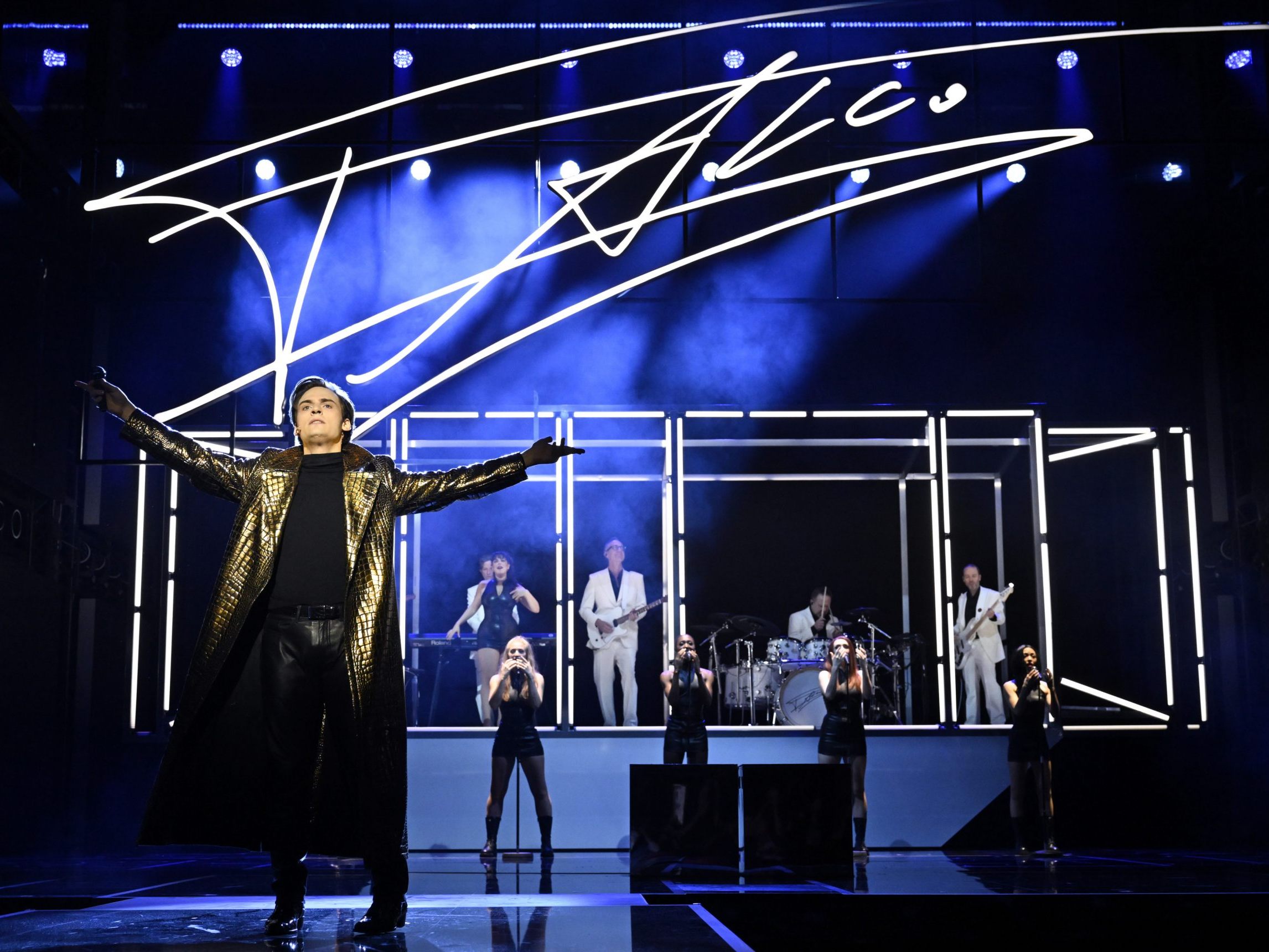 Fans dürfen beim Falco-Musical mitsingen.