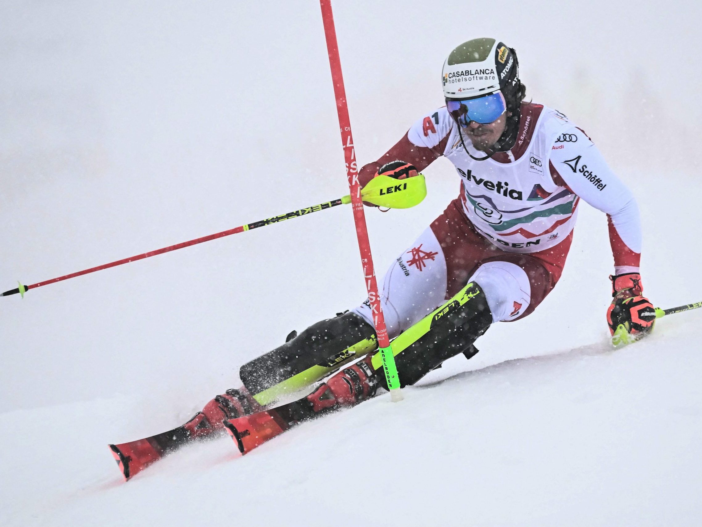 Manuel Feller führt nach dem ersten Durchgang in Adelboden.