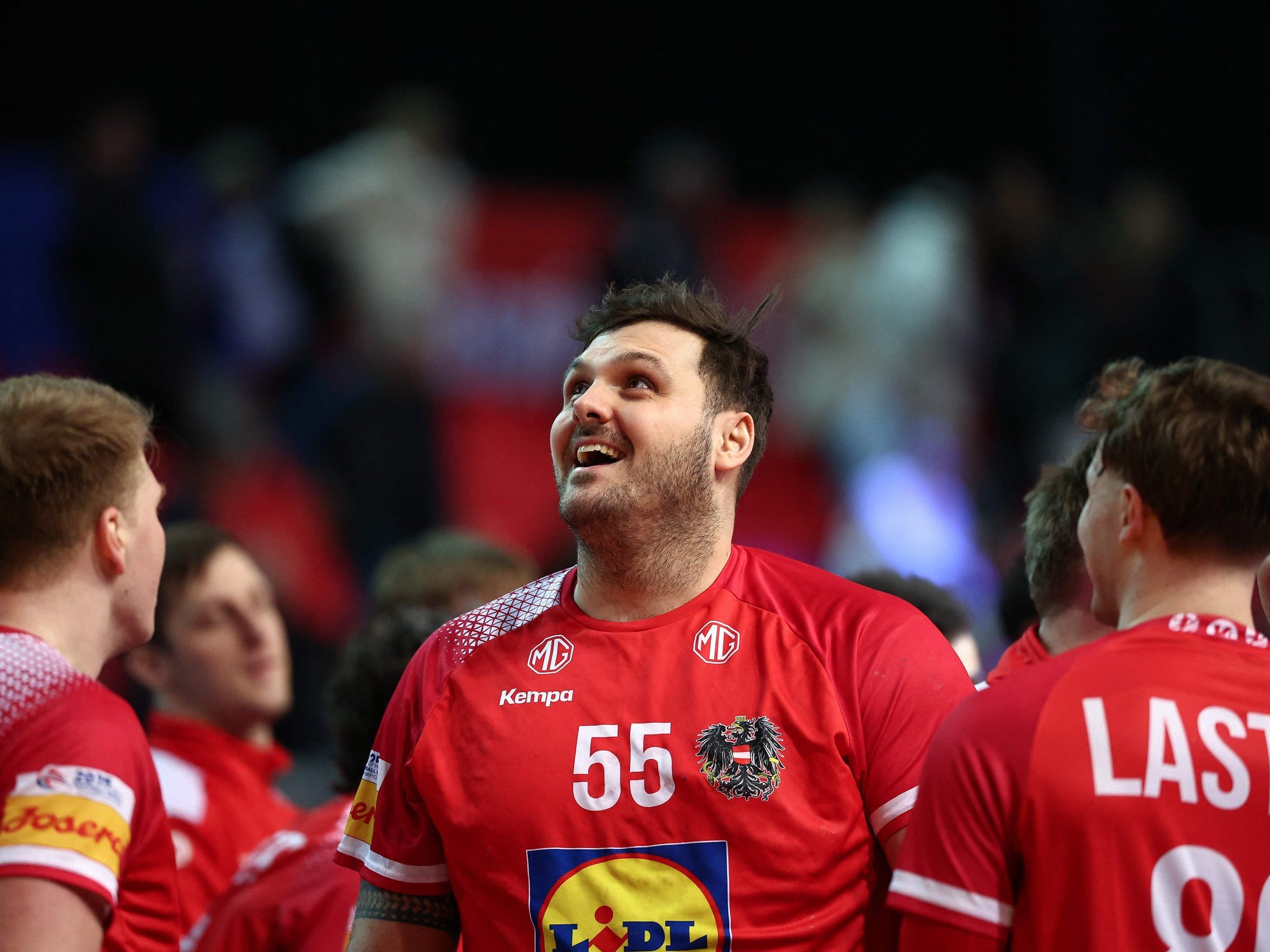 Wagner (Mitte) steuerte fünf Tore zu Österreichs Sieg bei der Handball-WM gegen Katar bei.