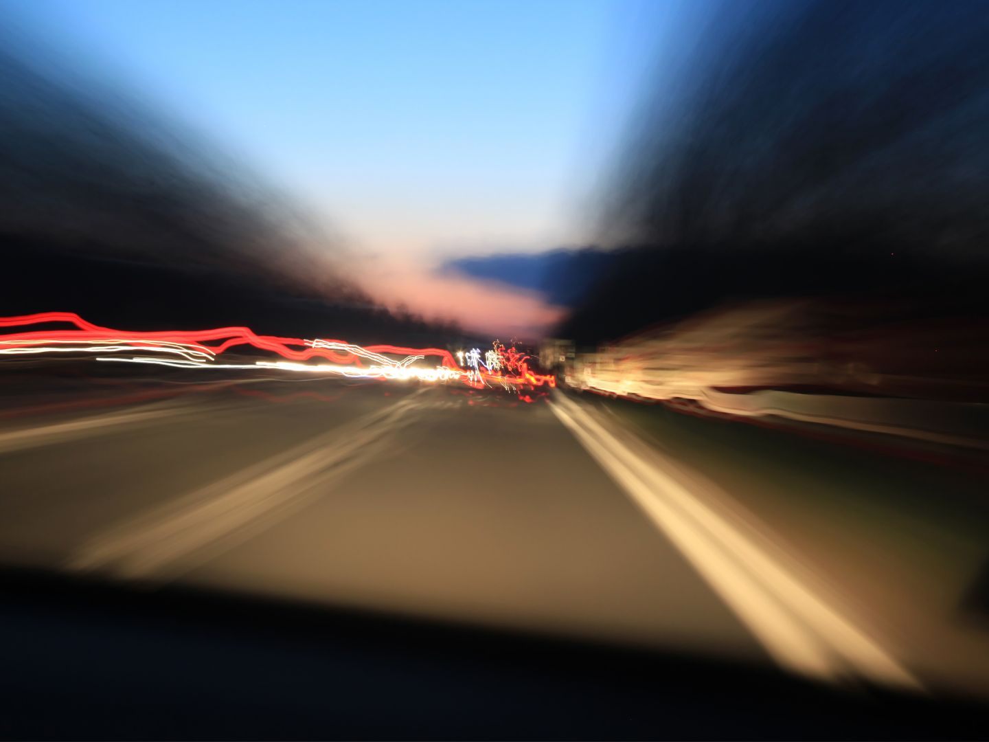 Auf der Südautobahn (A2) Richtung Wien war ein Raser mit etwa 200 km/h unterwegs. Auf der Südautobahn (A2) Richtung Wien war ein Raser mit etwa 200 km/h unterwegs.