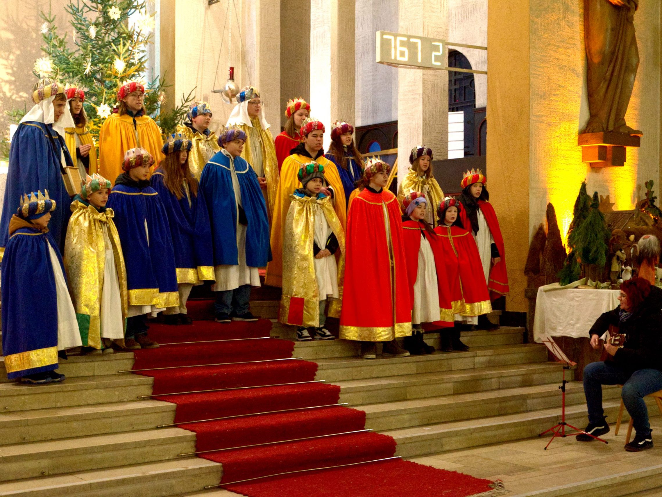 Messfeier mit den Sternsingern in der Heilig-Kreuzkirche Bludenz.