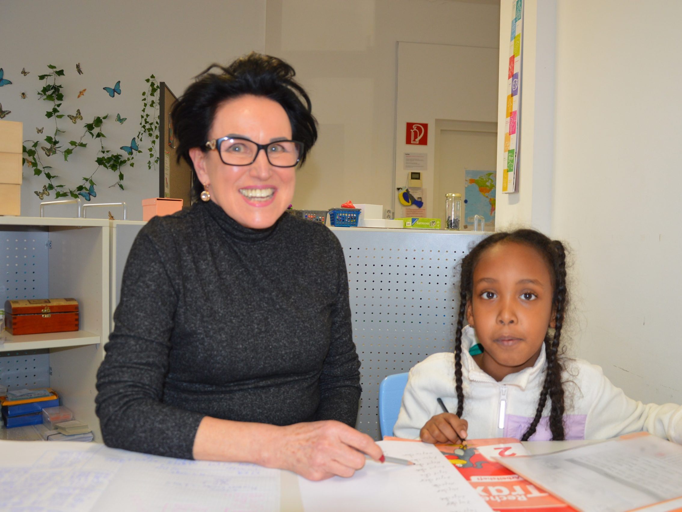 Ilse Plankensteiner vermittelt den Lerncafé-Kids Freude und Wissen. Ilse Plankensteiner vermittelt den Lerncafé-Kids Freude und Wissen.