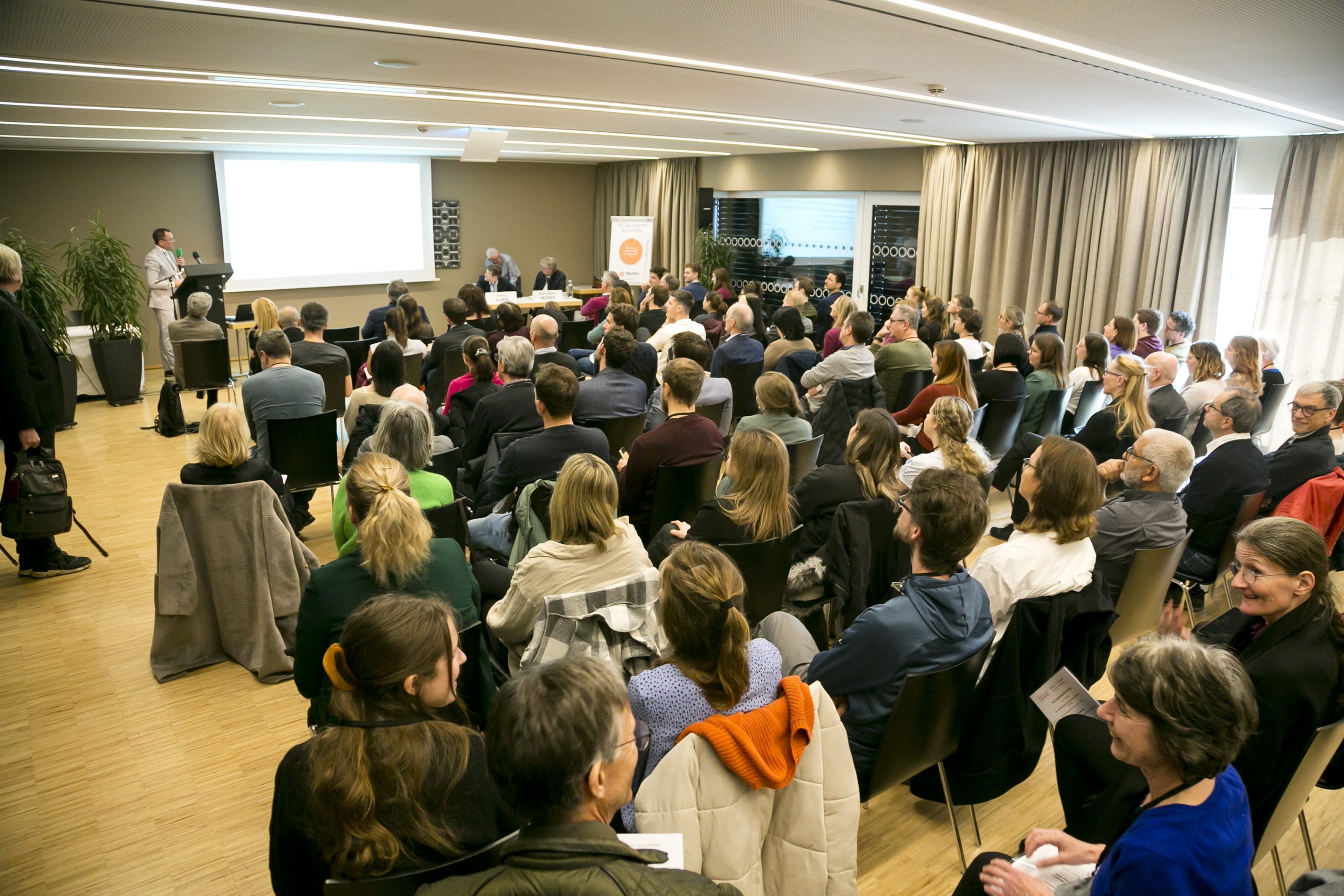Großes Interesse an der Jahrestagung Kardiologie Interaktiv zeigten die rund 100 teilnehmenden Ärzt:innen im Hotel Montfort. 