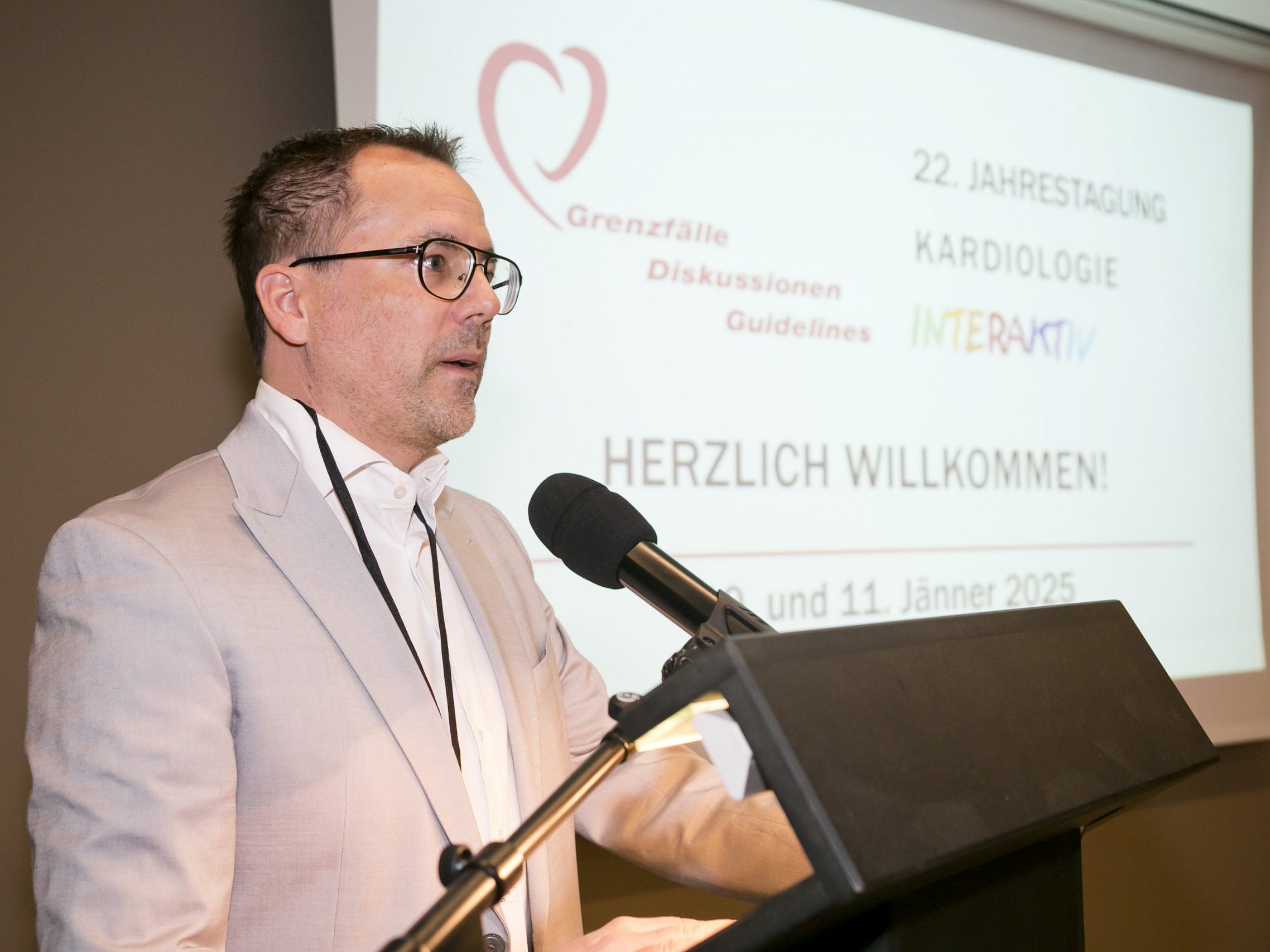 Die wissenschaftliche Leitung der Jahrestagung Kardiologie Interaktiv (v.l.n.r.): Prim. Priv.-Doz. Dr. Matthias Frick (LKH Feldkirch), Prim. a.D. MR Univ.-Prof. Dr. Hans-Joachim Nesser (Ordensklinikum der Elisabethinen, Linz), Prim. Univ.-Prof. Dr. Kurt Huber (Klinik Ottakring, Wien), Prim. Priv.-Doz. Dr. Hannes Alber (Klinikum Klagenfurt), Prim. Priv.-Doz. Dr. Martin Martinek (Ordensklinikum der Elisabethinen, Linz).