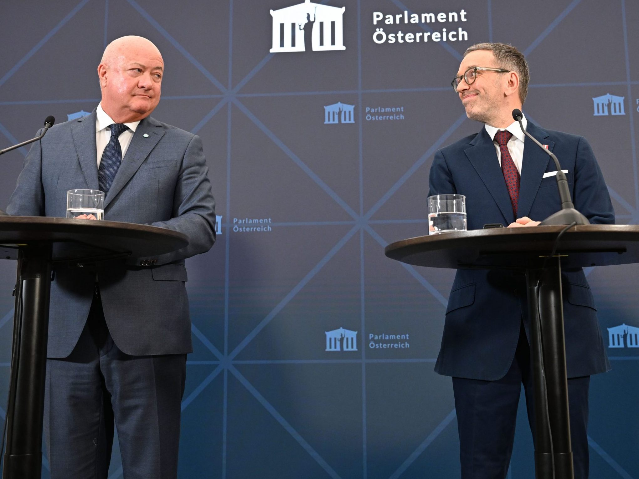 2025 sollen 6,3 Milliarden gespart werden, wenn es nach FPÖ und ÖVP geht.