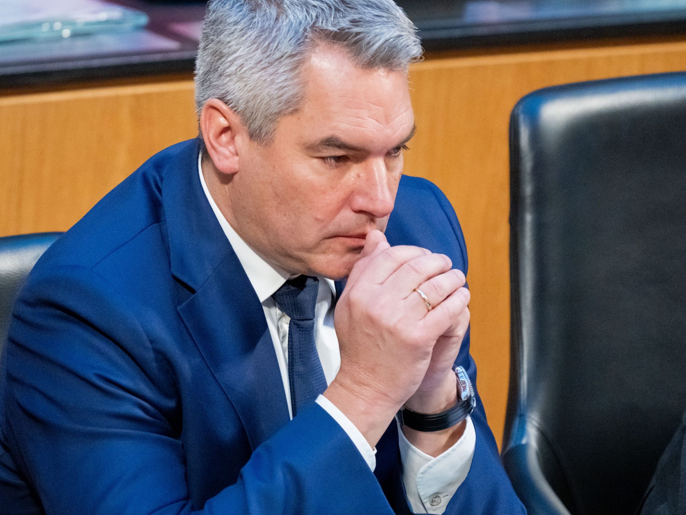 ÖVP-Chef und Bundeskanzler Nehammer: "Der Rücktritt passiert am Freitag" ÖVP-Chef und Bundeskanzler Nehammer: "Der Rücktritt passiert am Freitag"