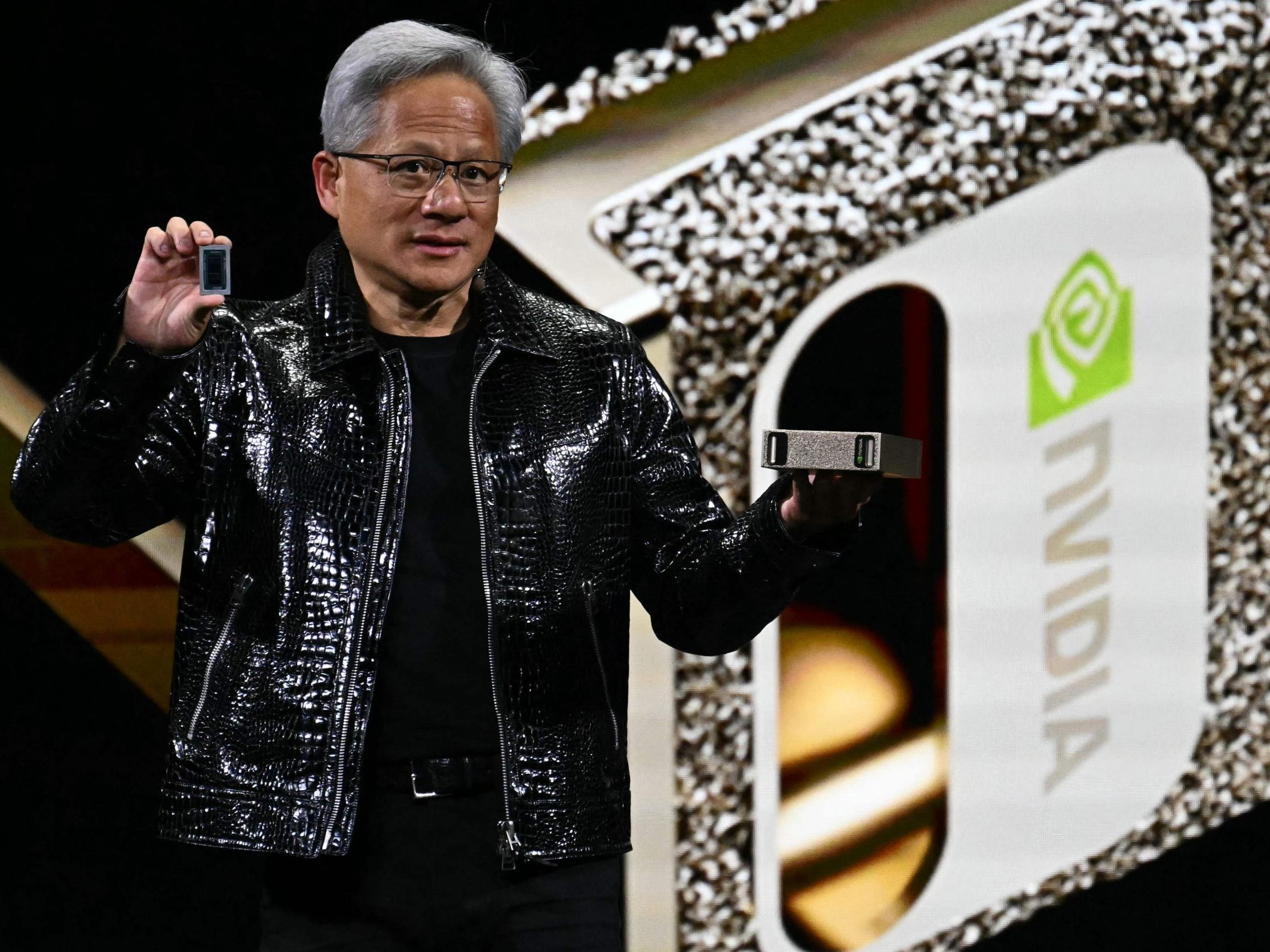 Nvidia CEO Jensen Huang bei einer Präsentation im Jänner 2025.