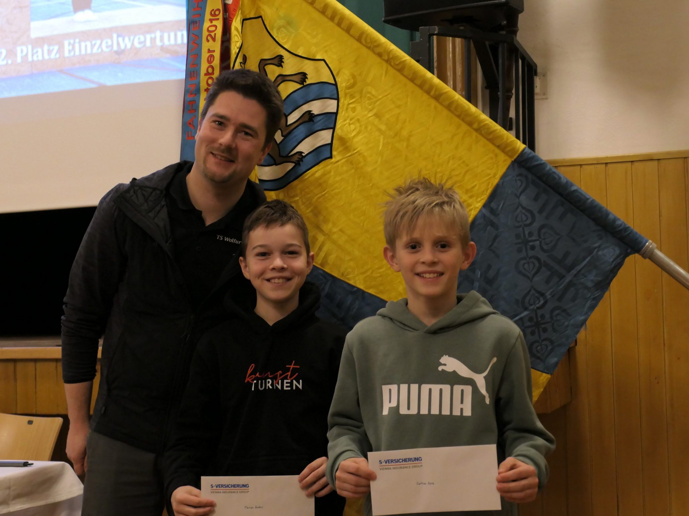 Obmann August gratulierte Florian Endres und Mathias Rexa.