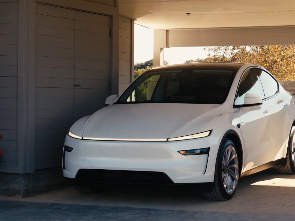Tesla hat die ersten Bilder zum neuen Model Y 2025 veröffentlicht. Tesla hat die ersten Bilder zum neuen Model Y 2025 veröffentlicht.