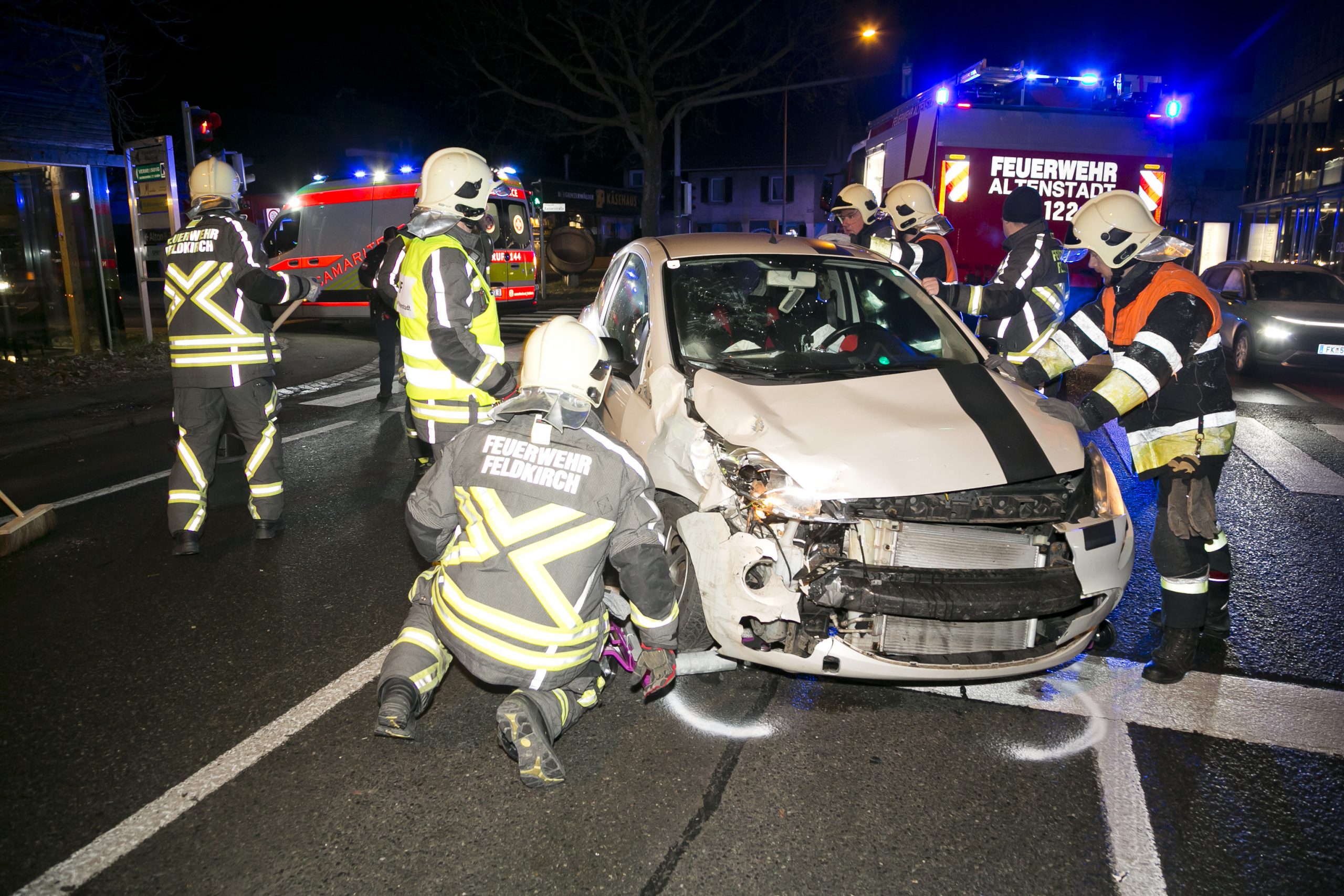 Feldkirch Altenstadt am 17.1.2025 VU Verkehrsunfall auf der L 19
