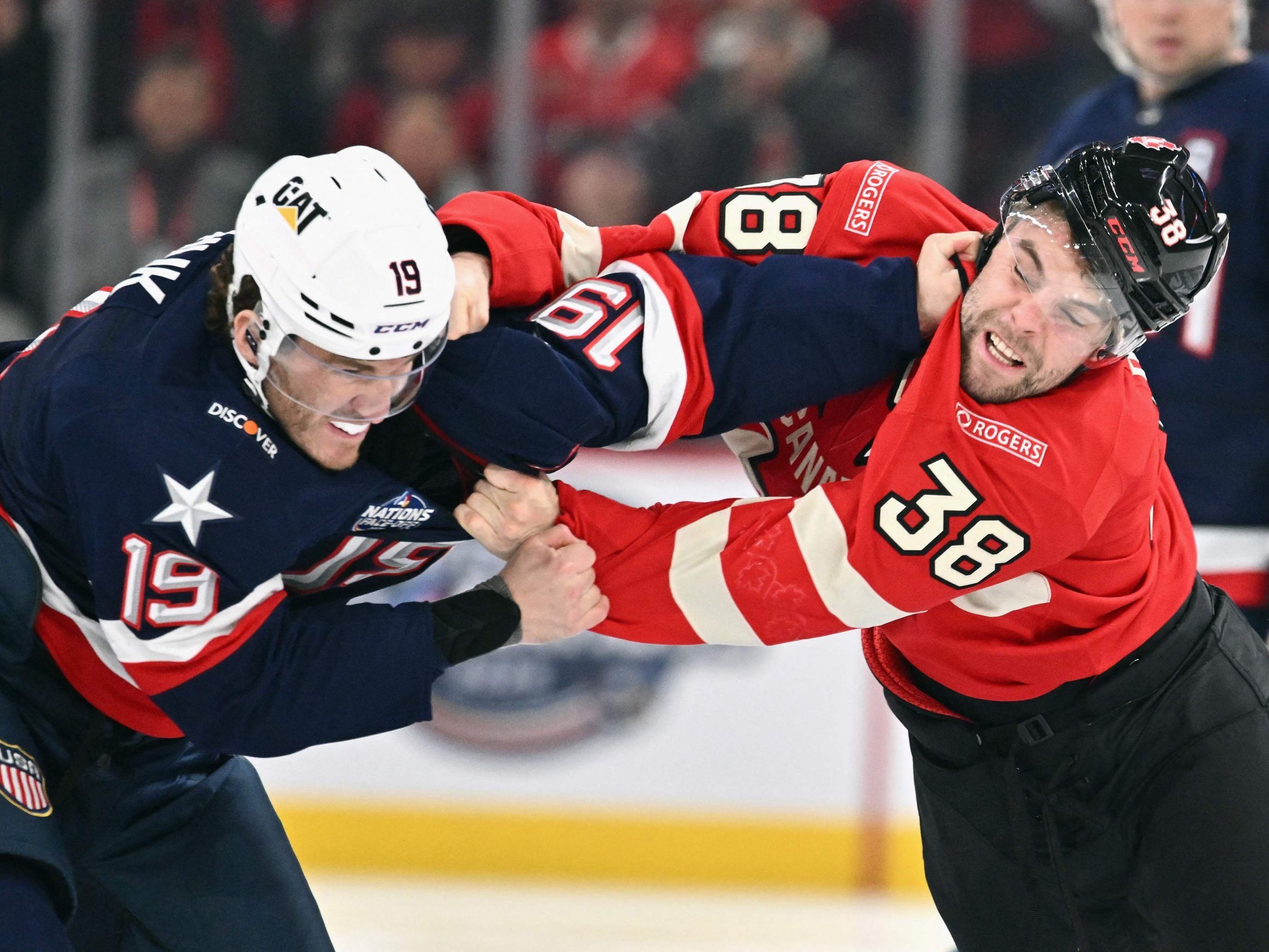 Hitziges Eishockey-Duell