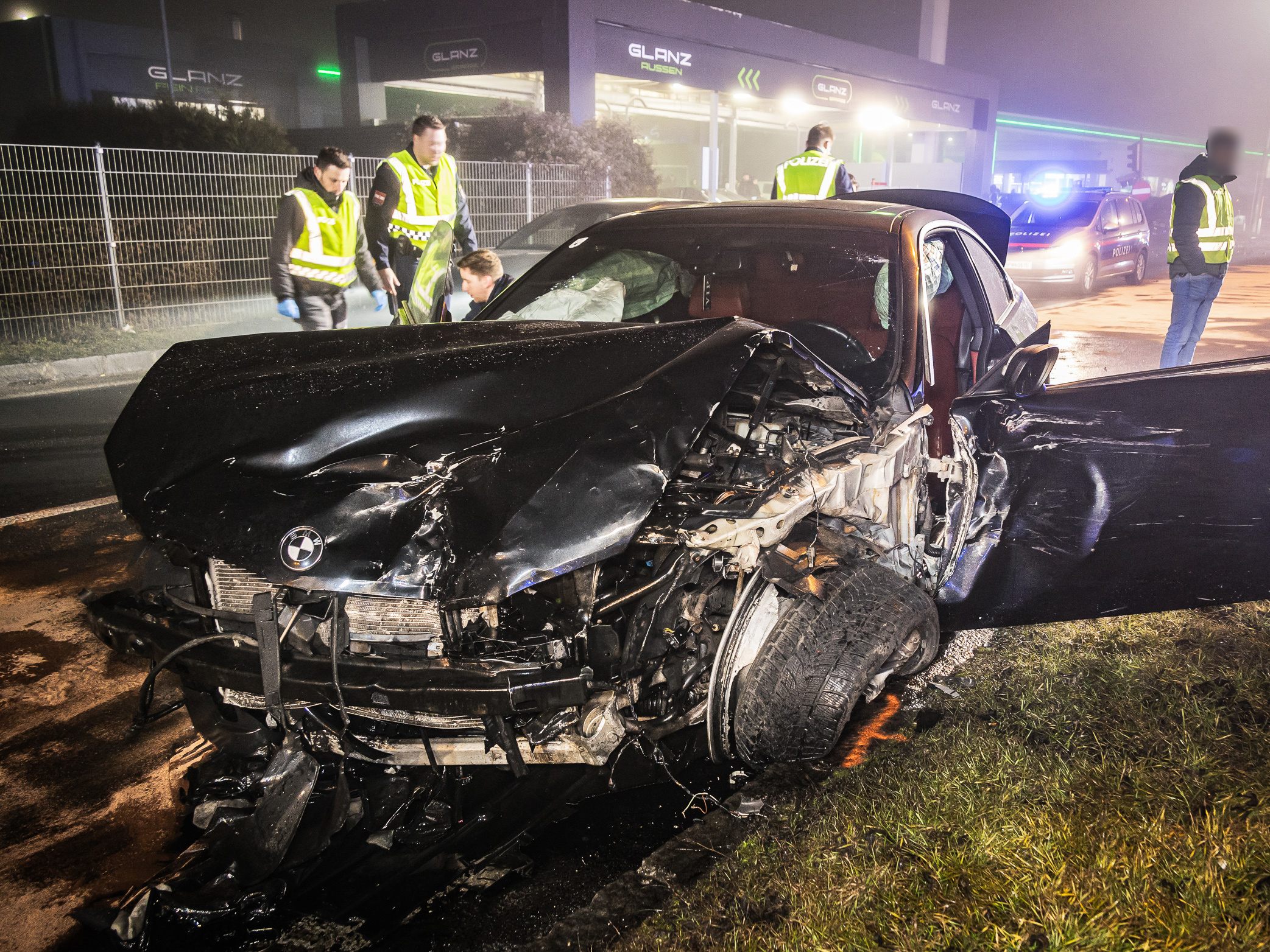 Die Verfolgungsjagd endete mit einem schweren Crash.