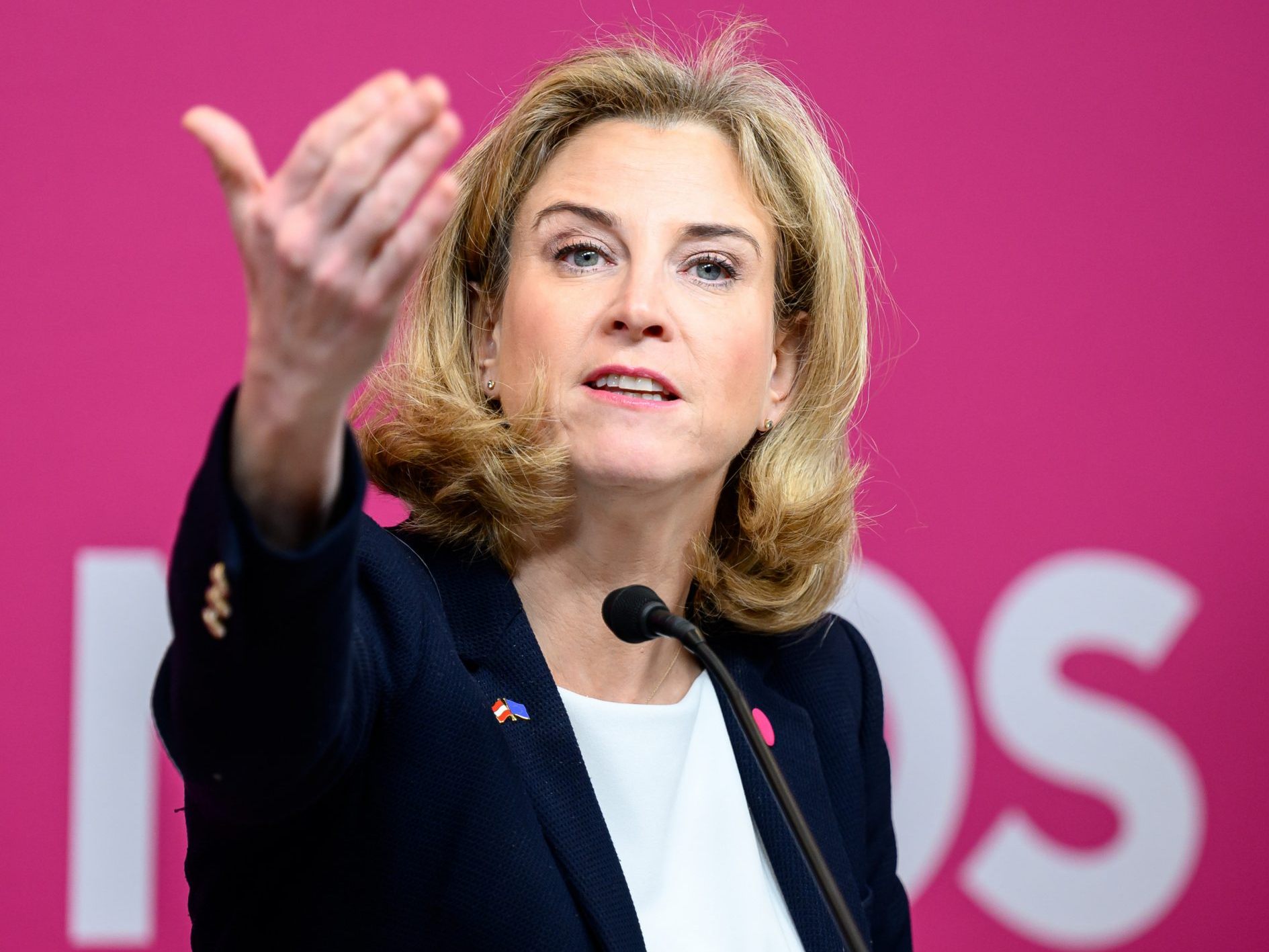 Auch Meinl-Reisinger buhlt nun um die ÖVP.