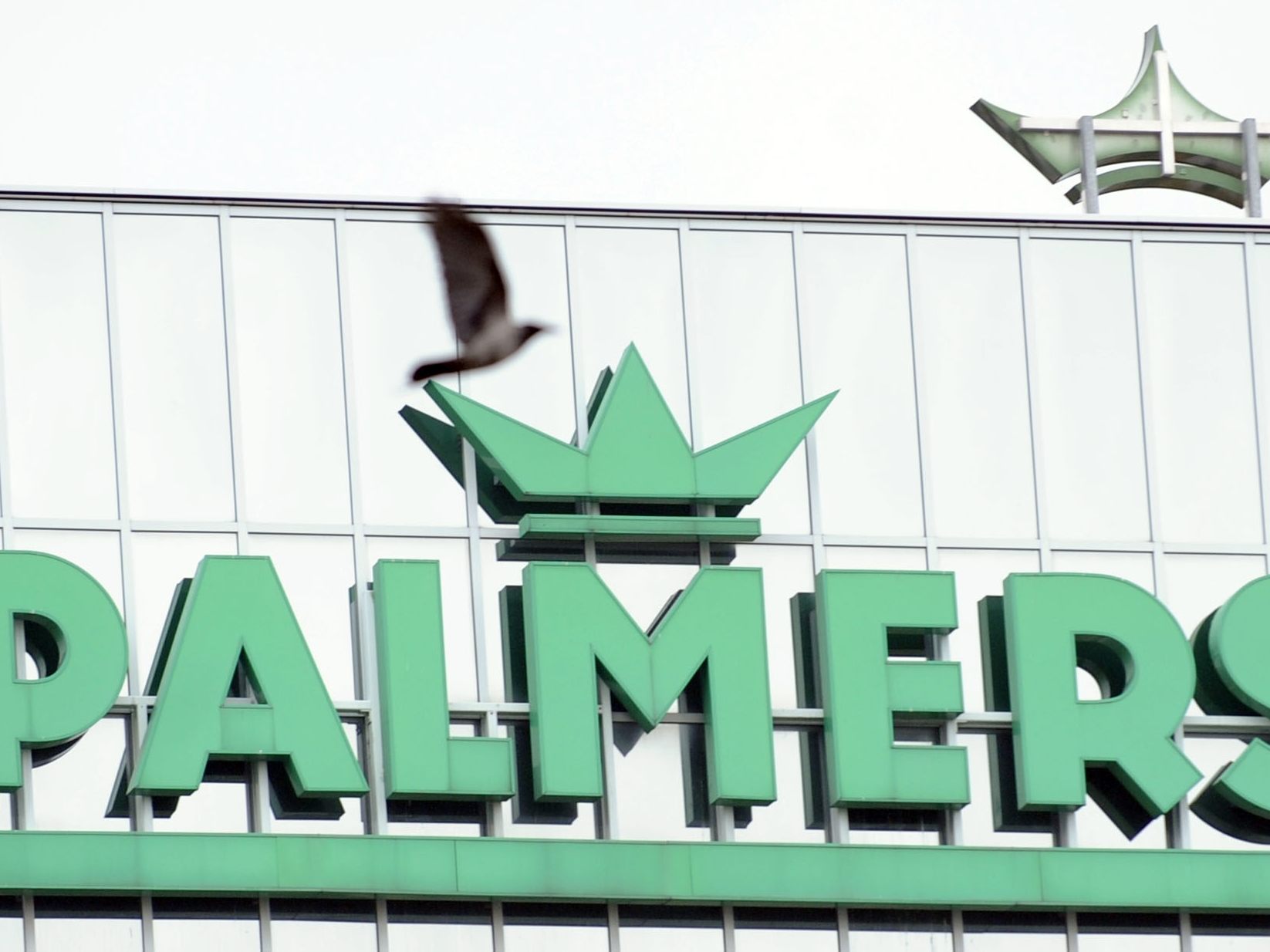 Palmers meldet Kündigungen "vorsorglich" beim AMS-Frühwarnsystem an.
