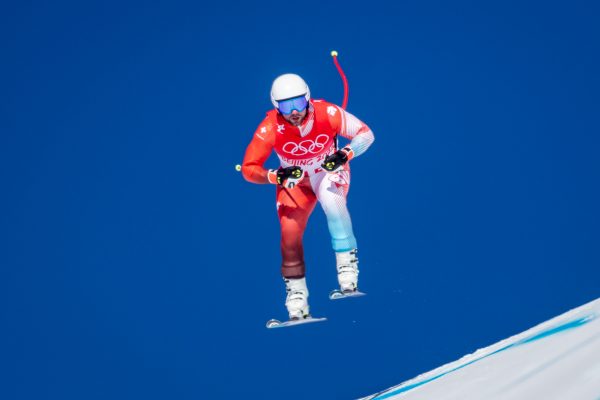 ABD0032_20220203 – YANQING – CHINA: Beat Feuz (SUI) beim 1. Abfahrtstraining der Mnner im National Alpine Ski Centre am Donnerstag, 03. Februar 2022 in Yanqing. Die Olympischen Winterspiele in Peking werden am kommenden Freitag erffnet. – FOTO: APA/EXPA/JOHANN GRODER
