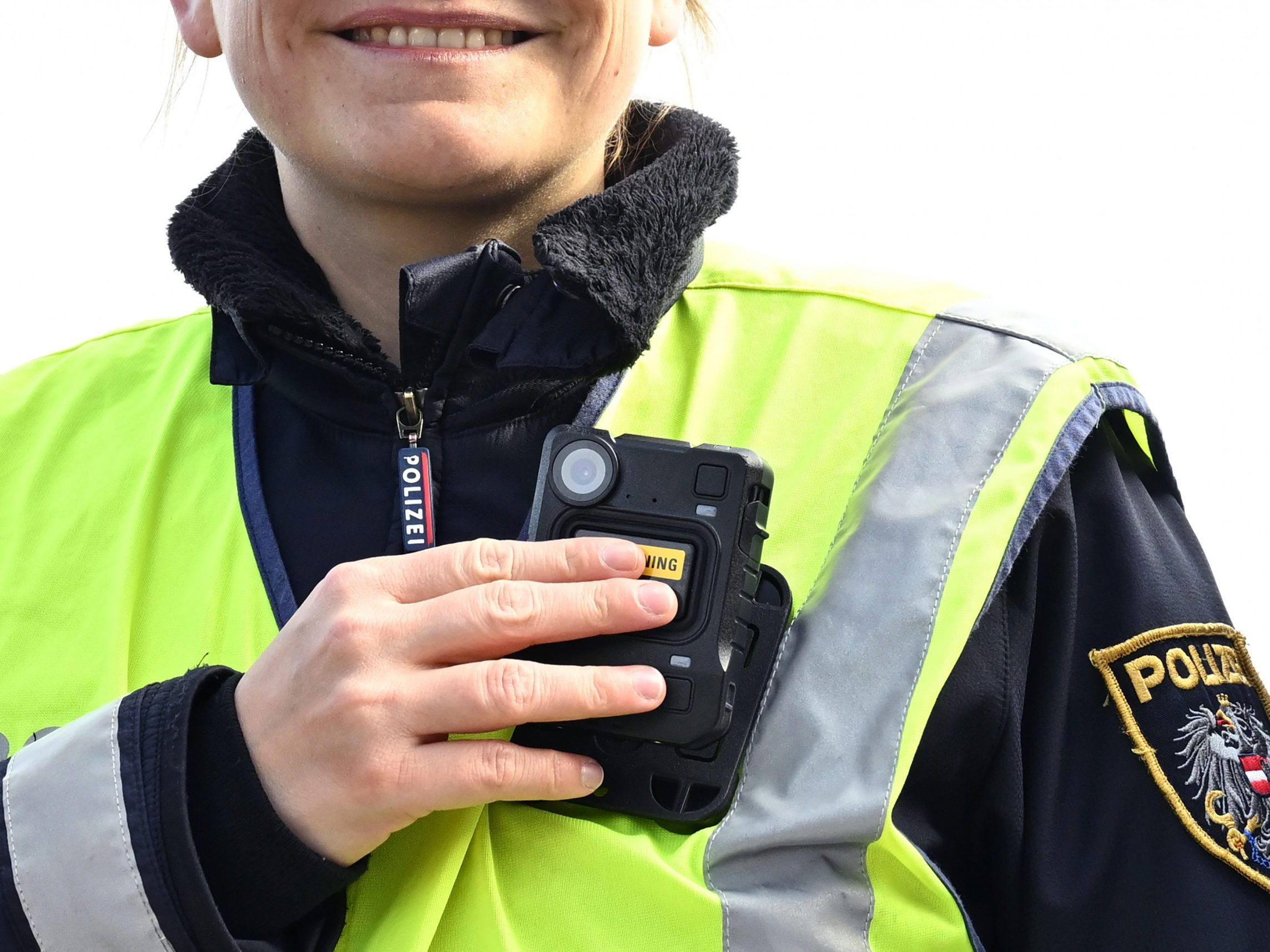Die Polizei ist nun flächendeckend mit Bodycams unterwegs.