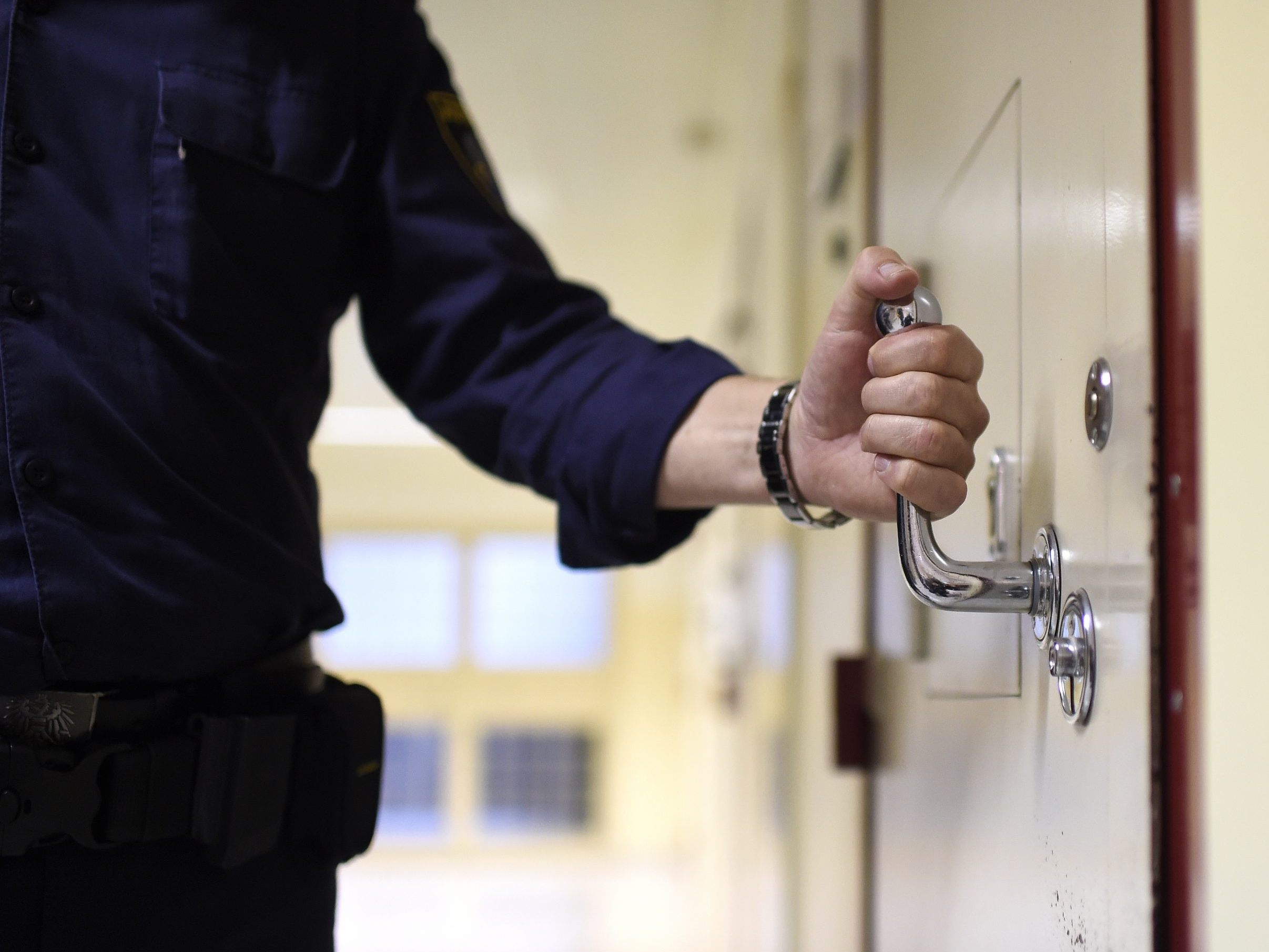 Der 14-Jähriger bleibt nach dem Anschlagsplan am Wiener Westbahnhof in U-Haft. Der 14-Jähriger bleibt nach dem Anschlagsplan am Wiener Westbahnhof in U-Haft.