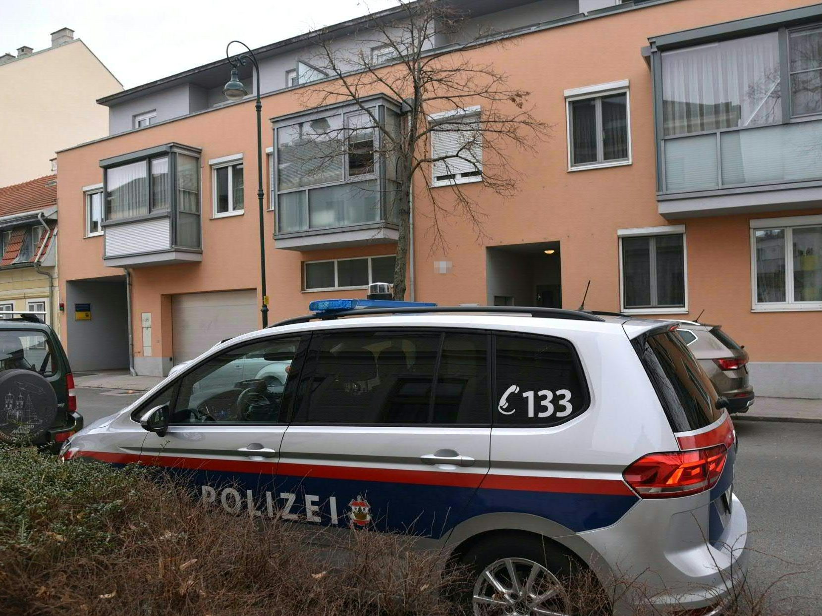 Eine Pensionistin wurde tot in ihrer Wohnung in Baden aufgefunden. Eine Pensionistin wurde tot in ihrer Wohnung in Baden aufgefunden.