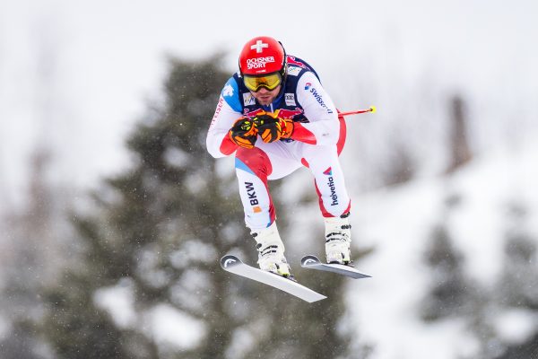 ABD0064_20220120 – KITZBHEL – STERREICH: Beat Feuz (SUI) whrend dem 2. Training fr die Abfahrt der Herren am Donnerstag, 20. Jnner 2022, anl. des 82. Hahnenkammrennens auf der Streif in Kitzbhel. – FOTO: APA/EXPA/JOHANN GRODER