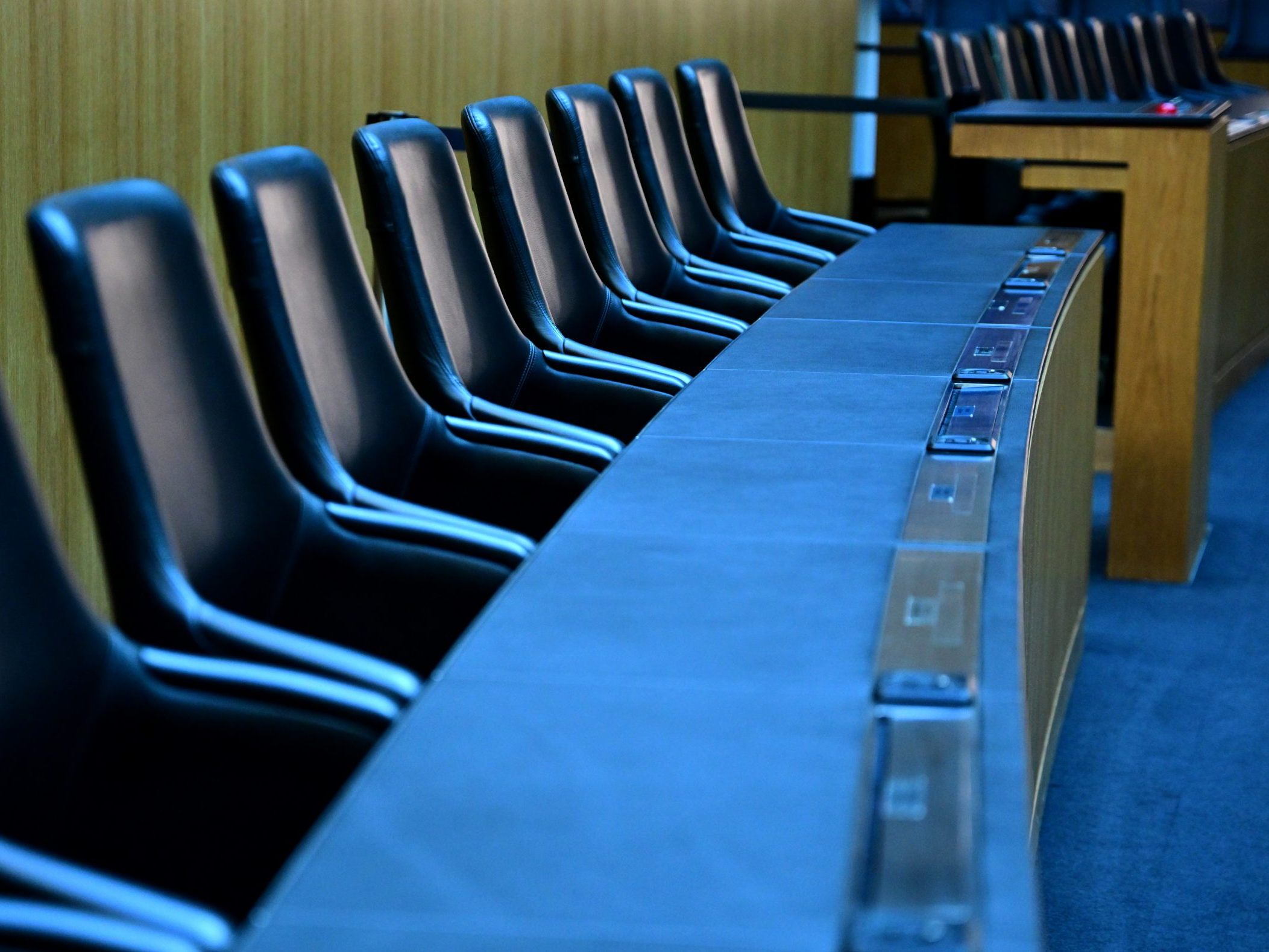 Die Sitze der Regierungsbank könnten knapp werden.