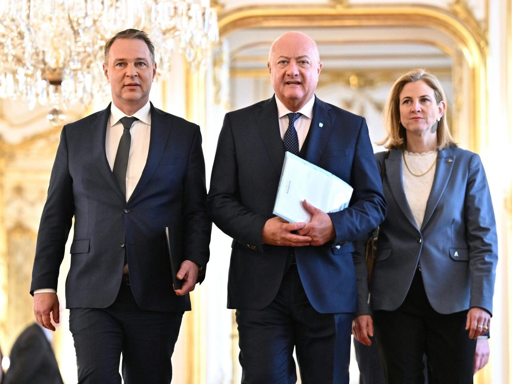 Stellen ÖVP, SPÖ und NEOS heute ihr Regierungsprogramm vor?