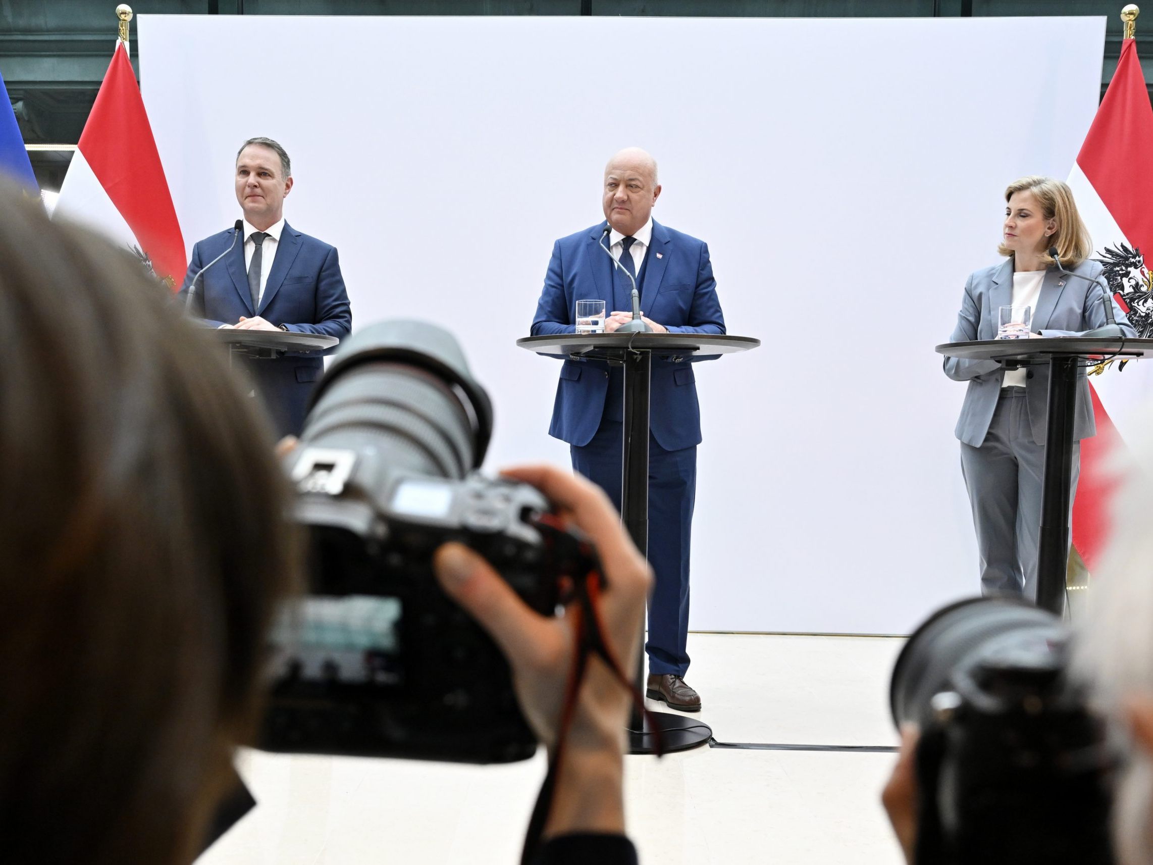 Die Parteichefs von ÖVP, SPÖ und NEOS am Donnerstag. Die Parteichefs von ÖVP, SPÖ und NEOS am Donnerstag.