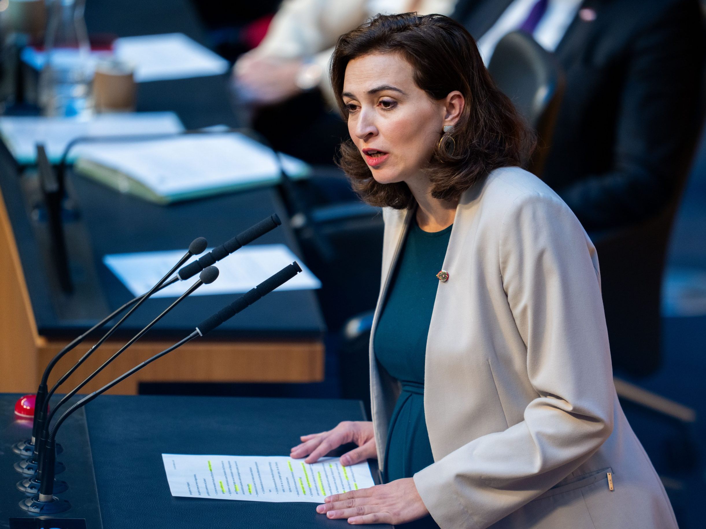 Justizministerin Zadic ist ab Montag wieder im Amt.