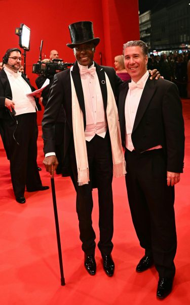 ABD0213_20250227 – WIEN – STERREICH: (v.l.) Bruce Darnell und Michael Schmidt am Donnerstag, 27. Februar 2025, am Red Carpet anlsslich des Opernballs in der Wiener Staatsoper. ++ WIR WEISEN AUSDRCKLICH DARAUF HIN, DASS EINE VERWENDUNG DES BILDES AUS MEDIEN- UND/ODER URHEBERRECHTLICHEN GRNDEN AUSSCHLIESSLICH IM ZUSAMMENHANG MIT DEM ANGEFHRTEN ZWECK UND REDAKTIONELL ERFOLGEN DARF – VOLLSTNDIGE […]