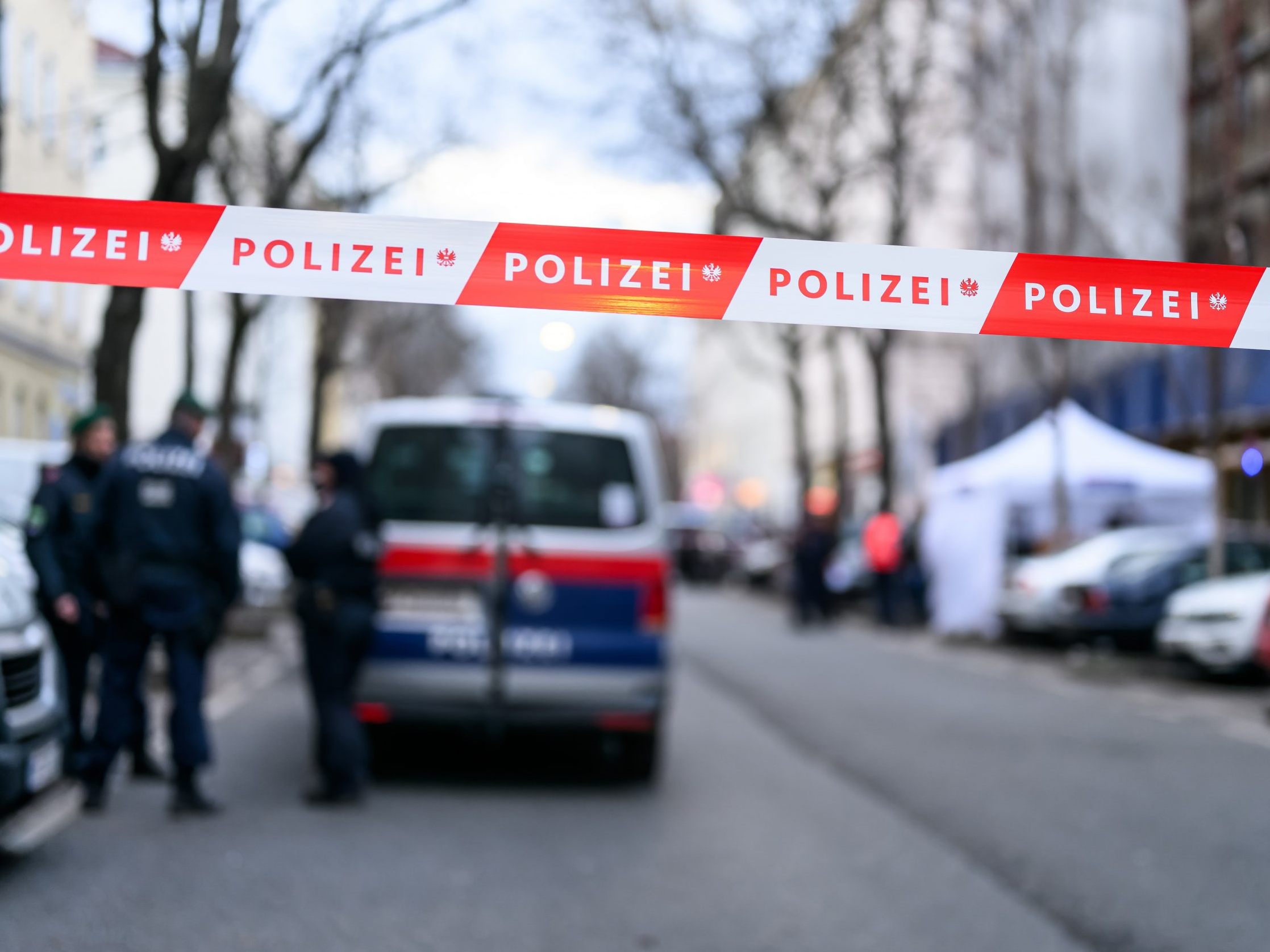 Der Tatort in Wien-Favoriten wurde großräumig abgesperrt. Der Tatort in Wien-Favoriten wurde großräumig abgesperrt.