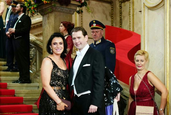 ABD0239_20250227 – WIEN – STERREICH: (v.l.) Elisabeth Kstinger und Sebastian Kurz am Donnerstag, 27. Februar 2025, auf der Feststiege anlsslich des Opernballs in der Wiener Staatsoper. ++ WIR WEISEN AUSDRCKLICH DARAUF HIN, DASS EINE VERWENDUNG DES BILDES AUS MEDIEN- UND/ODER URHEBERRECHTLICHEN GRNDEN AUSSCHLIESSLICH IM ZUSAMMENHANG MIT DEM ANGEFHRTEN ZWECK UND REDAKTIONELL ERFOLGEN DARF – VOLLSTNDIGE […]