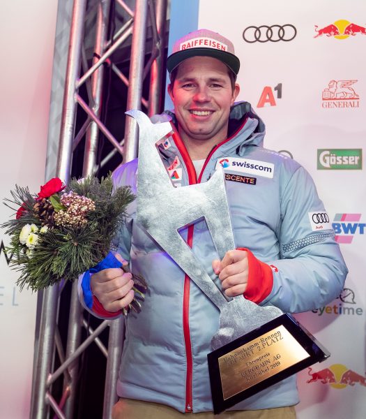 ABD0267_20190125 – KITZBHEL – STERREICH: Beat Feuz (SUI, 2. Platz) whrend der Siegerehrung der Weltcup-Abfahrt der Herren am Freitag, 25. Jnner 2019, auf der Streif in Kitzbhel. – FOTO: APA/EXPA/JOHANN GRODER