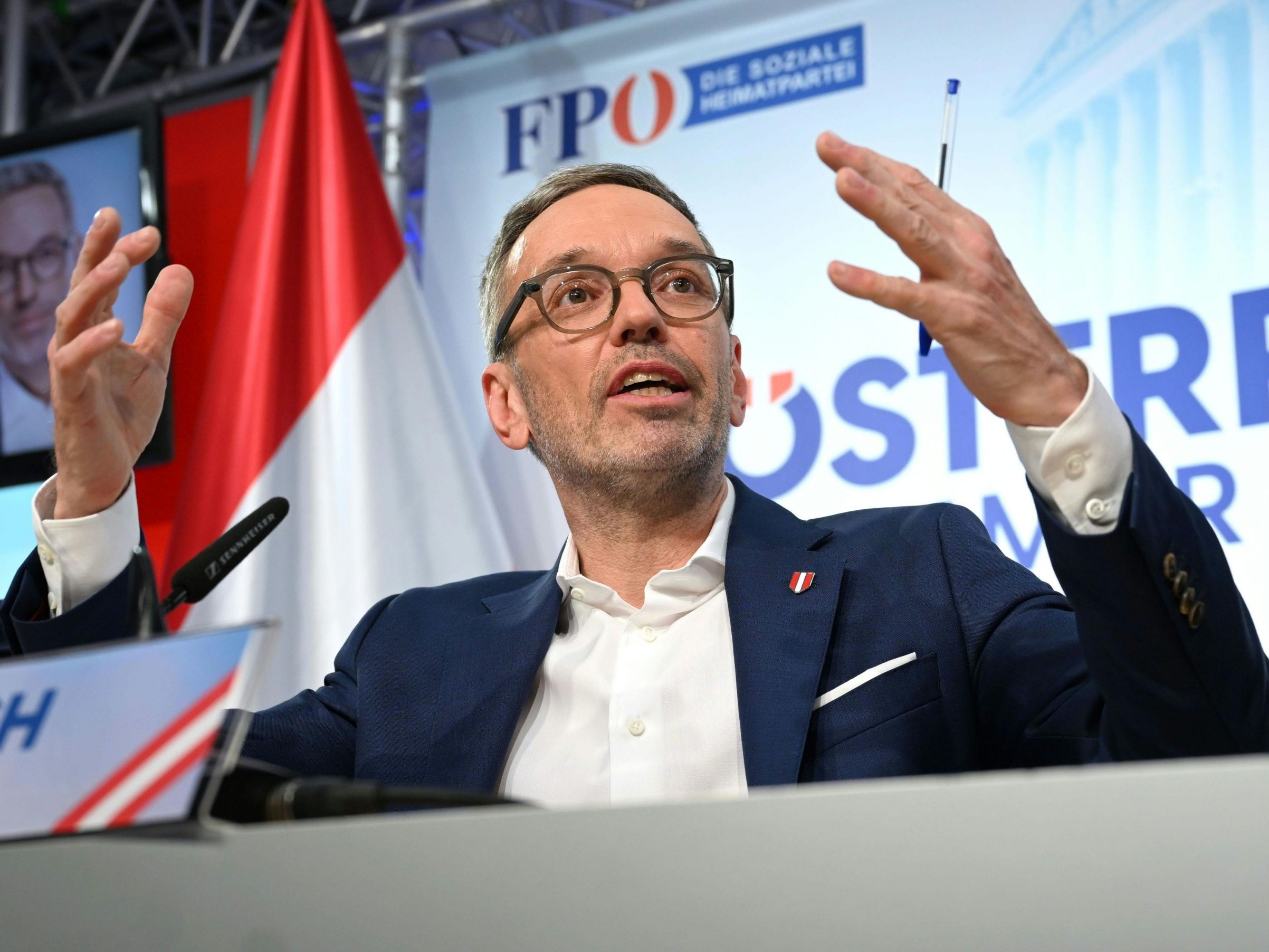 "Asyl ist Schutz auf Zeit, die österreichische Staatsbürgerschaft kann und darf nicht am Ende einer Flucht aus einem Land nach Österreich stehen", so Kickl.