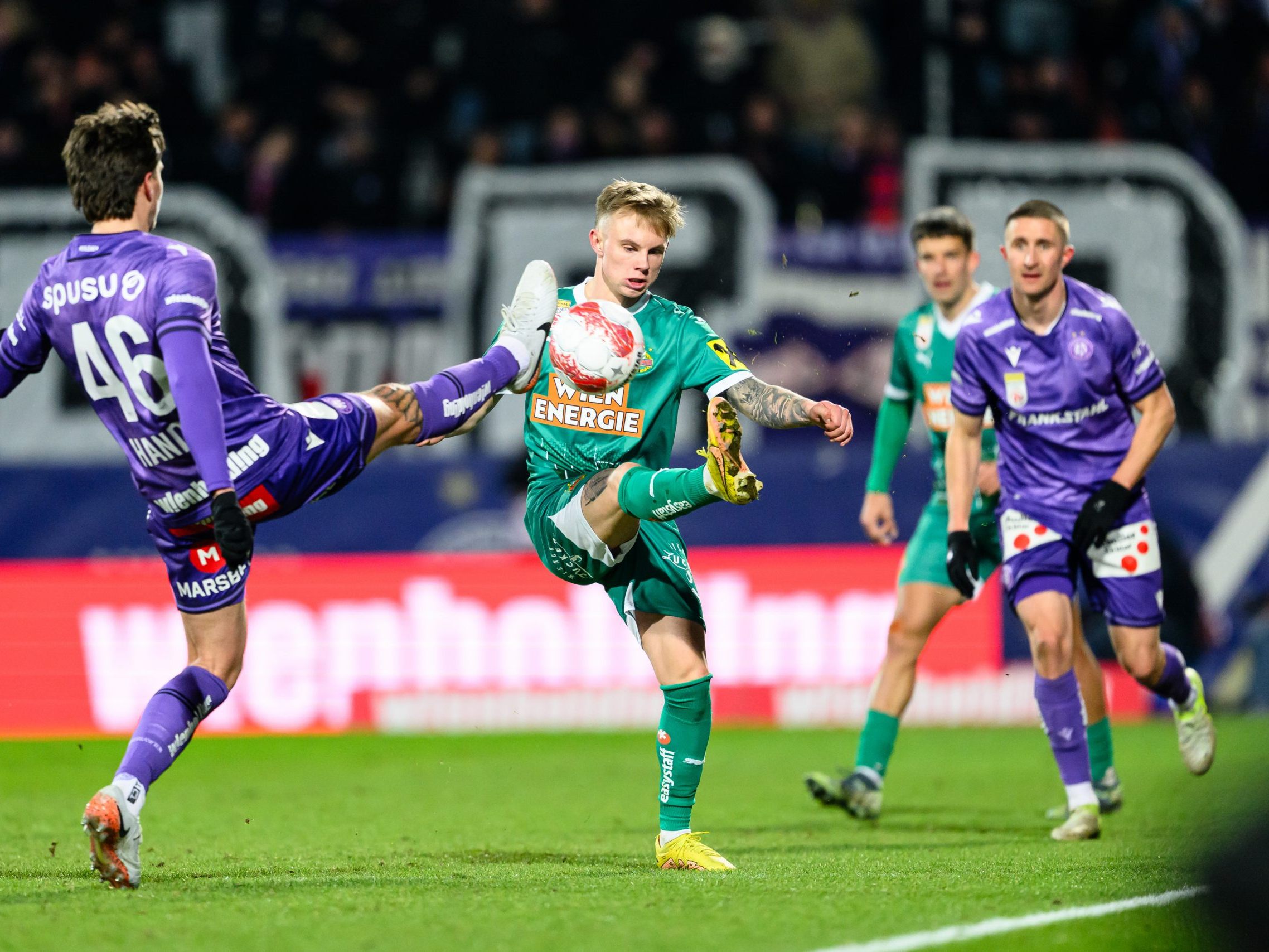 Austria schlug Rapid im Derby mit 2:1. Austria schlug Rapid im Derby mit 2:1.
