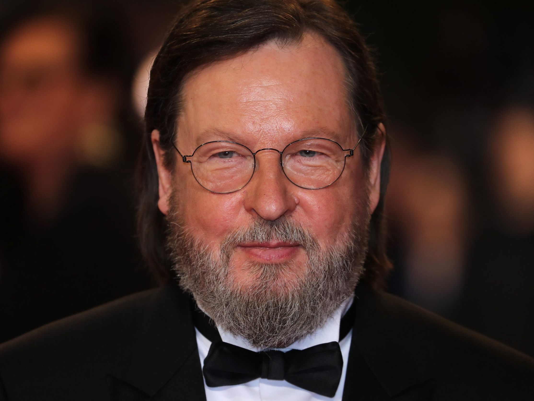 Lars von Trier erhält Hilfe von einem Pflegezentrum.