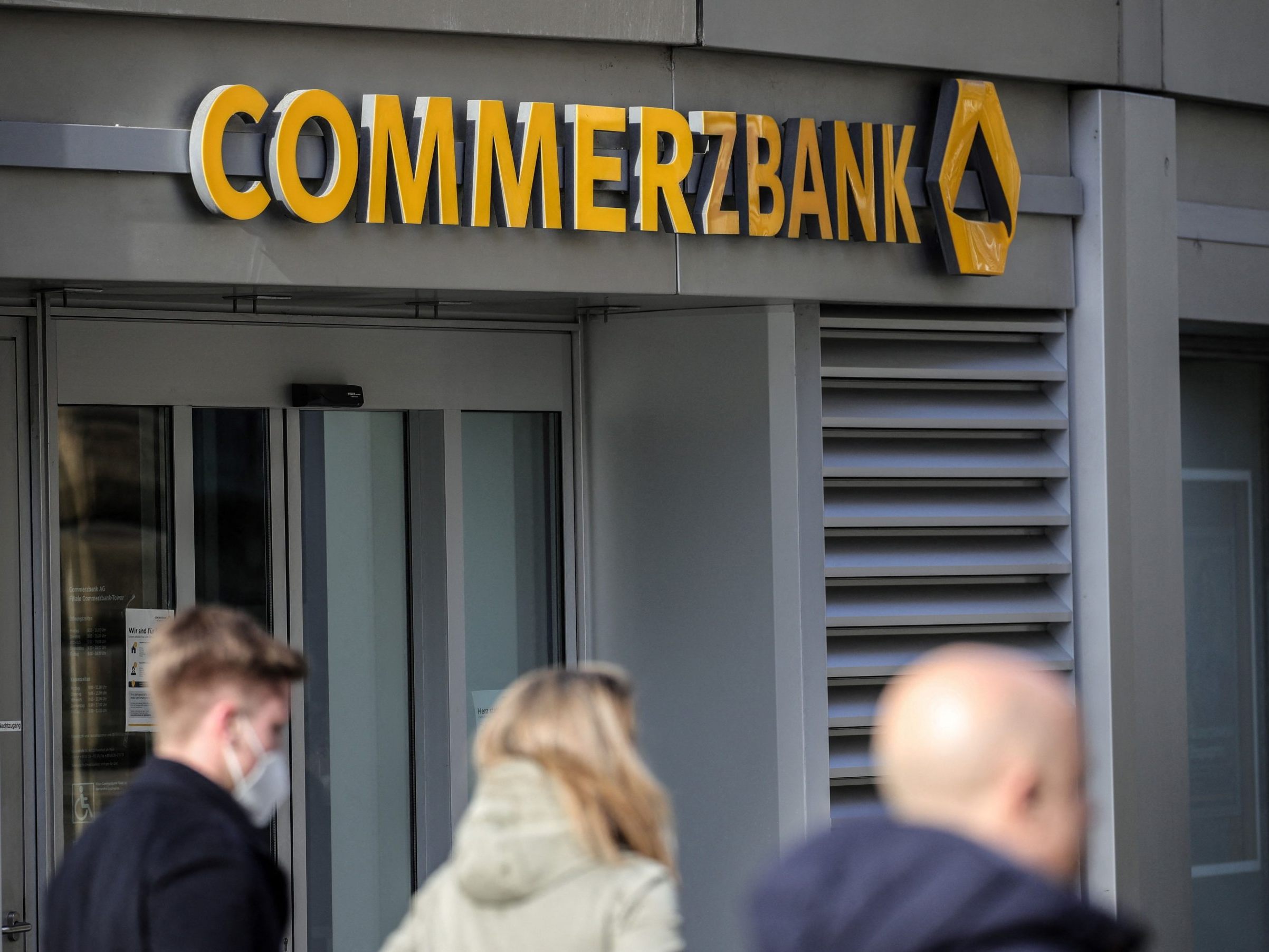 Die Commerzbank will tausende Jobs streichen. Die Commerzbank will tausende Jobs streichen.