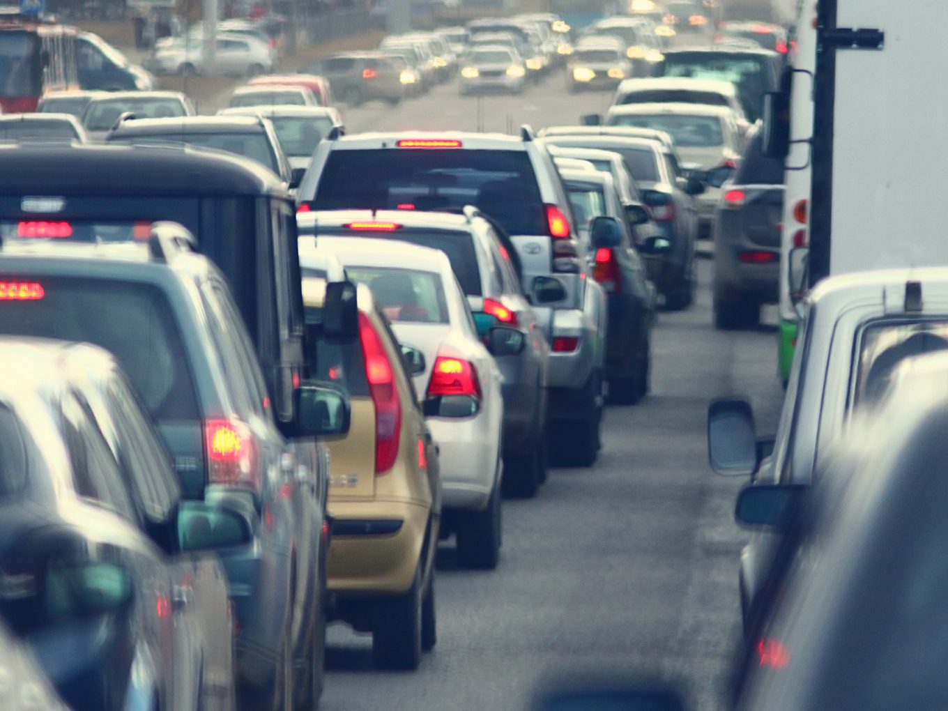 Mikroplastik aus dem Straßenverkehr könnte das Klima beeinflussen.