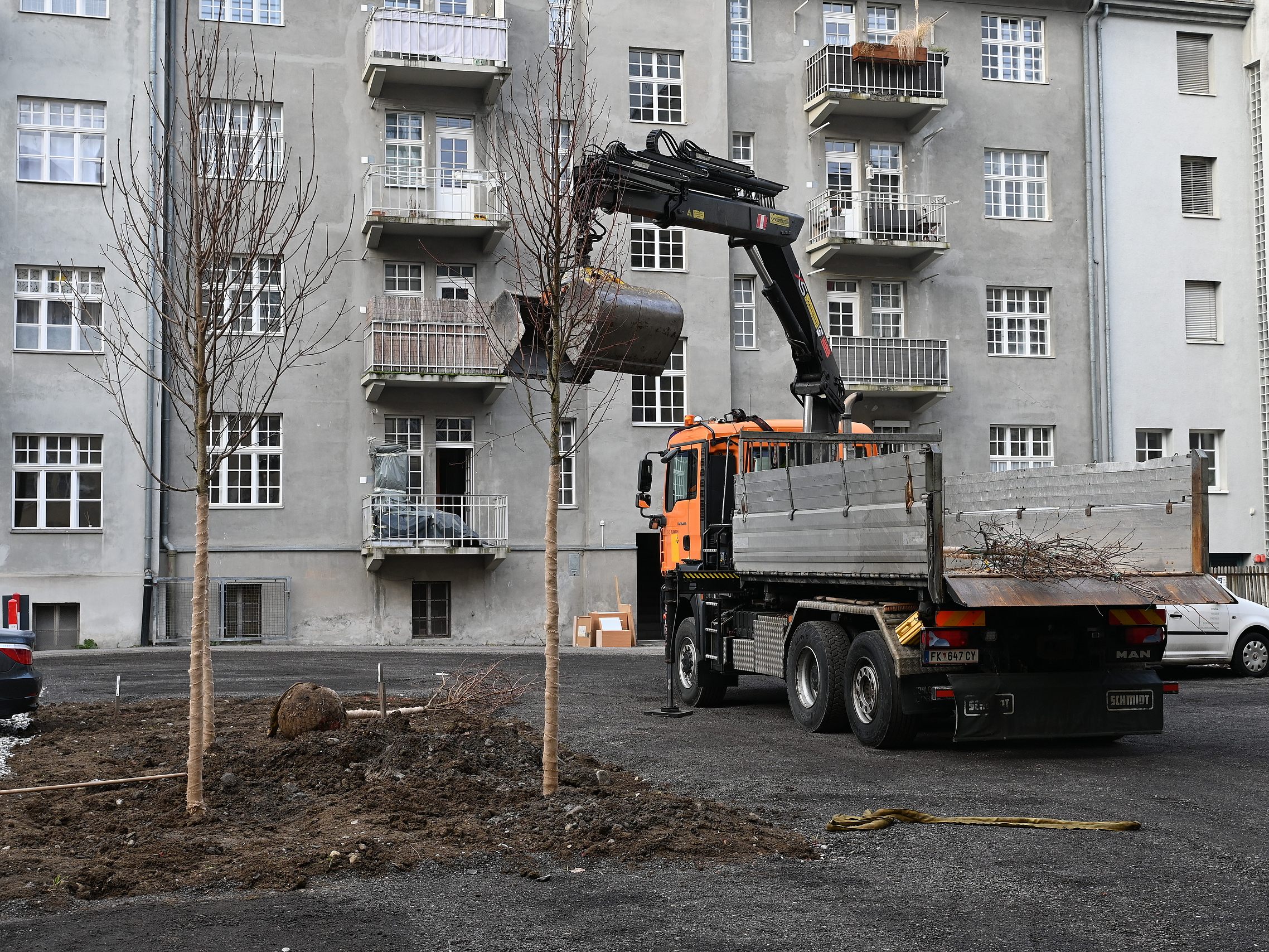 Begrünung im Innenhof Gilmstraße / Graf-Hugo-Wuhrgang Begrünung im Innenhof Gilmstraße / Graf-Hugo-Wuhrgang