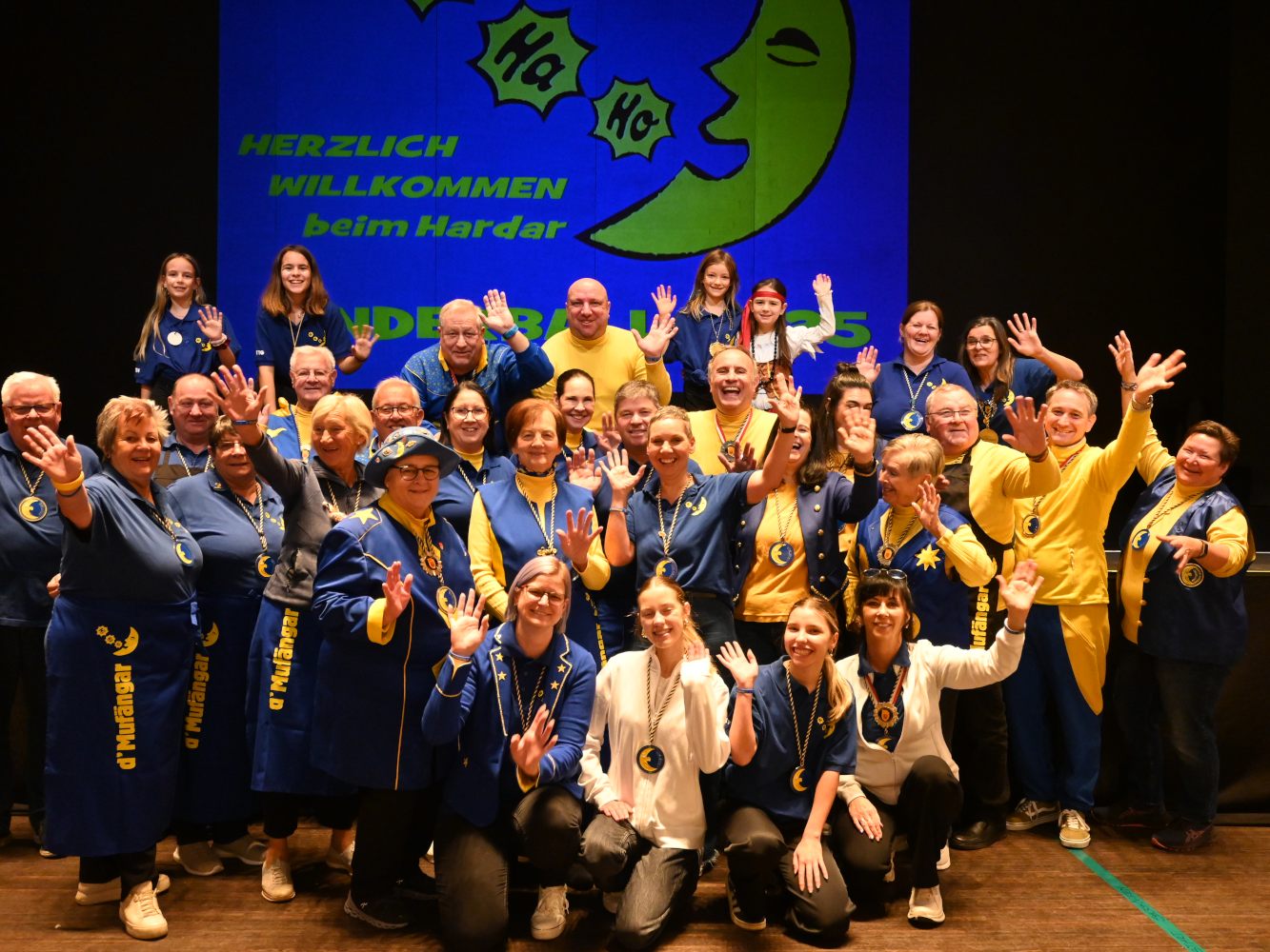 Mit einem kräftigen Hi Ha Ho eröffneten die Hardar Mufängar den Kinderball 2025. Mit einem kräftigen Hi Ha Ho eröffneten die Hardar Mufängar den Kinderball 2025.